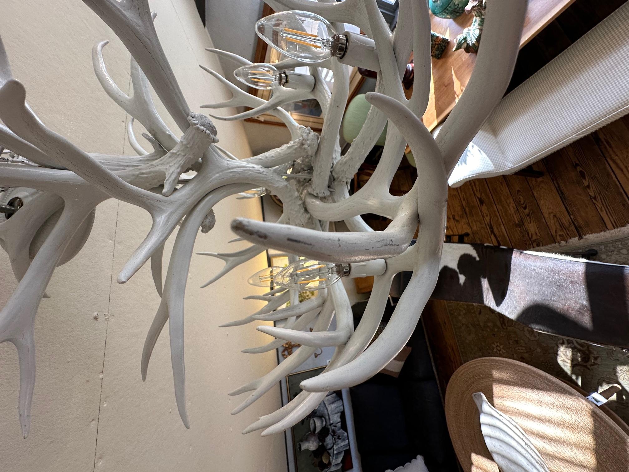 Striking White Painted Antler Chandelier In Good Condition For Sale In Hopewell, NJ