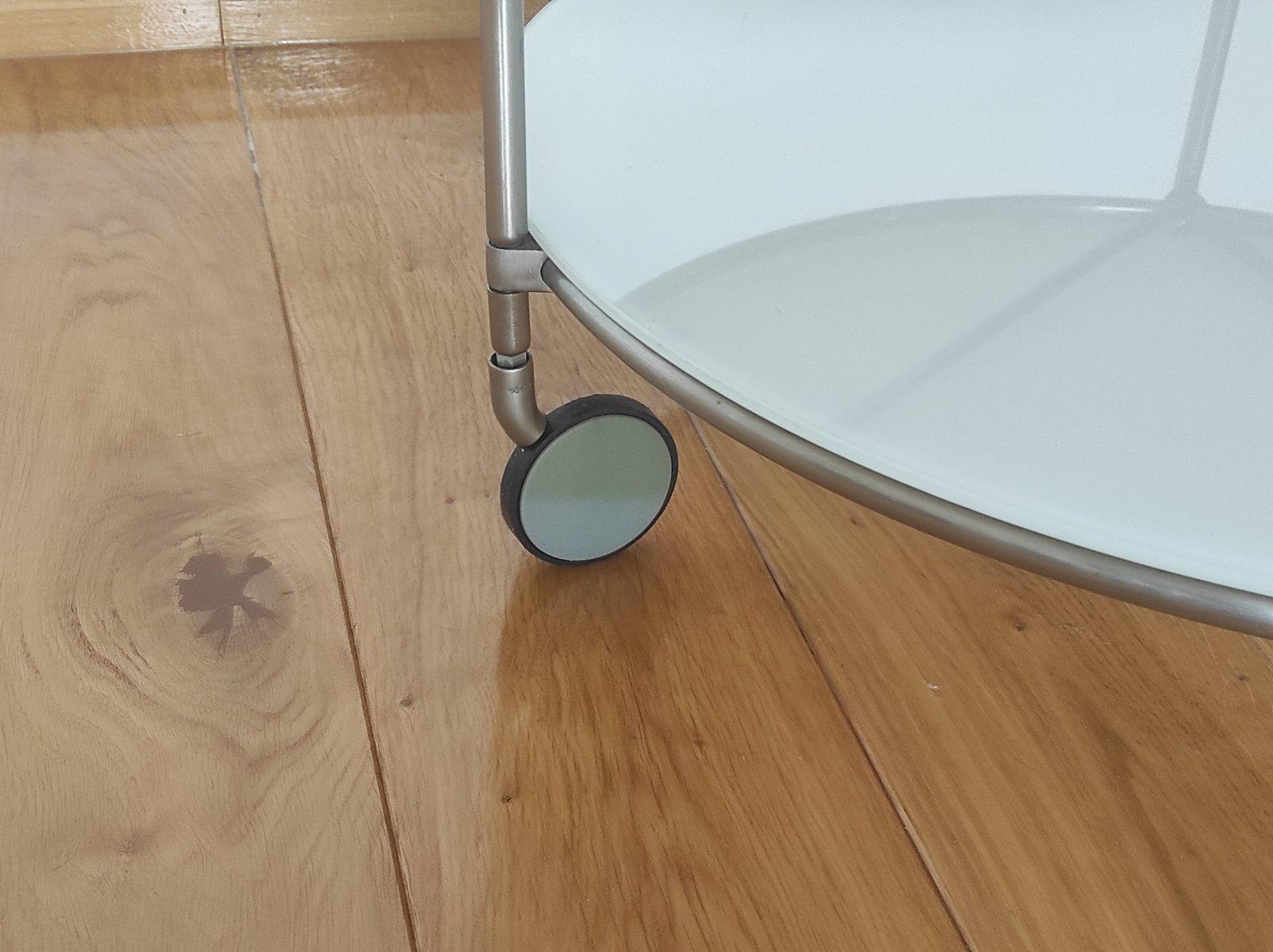 Table basse STRIND d'Ehlen Johansson pour IKEA  1980 en verre opalin en vente 1