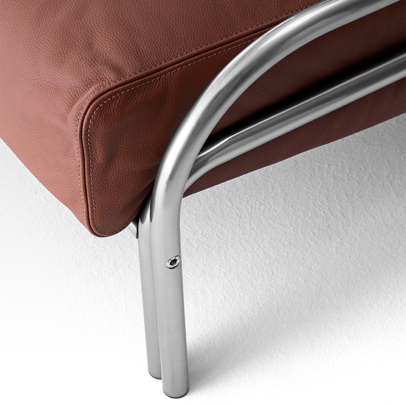 Stringa 2-Seater Brown Leather & Steel Sofa by Gae Aulenti In condizioni Nuovo in vendita a Milan, IT