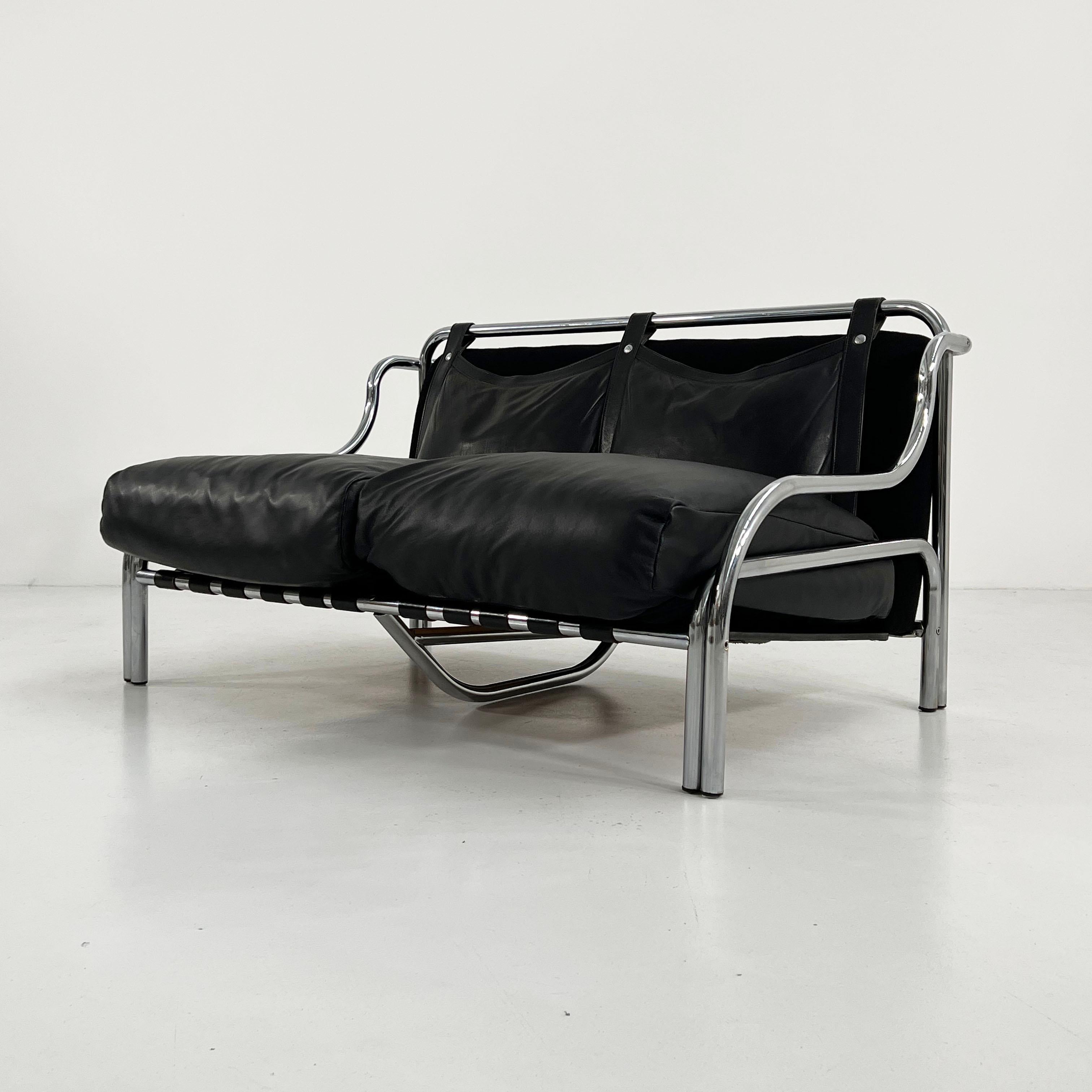 Stringa 2-seater Leather Sofa by Gae Aulenti for Poltronova, 1960s For Sale 3