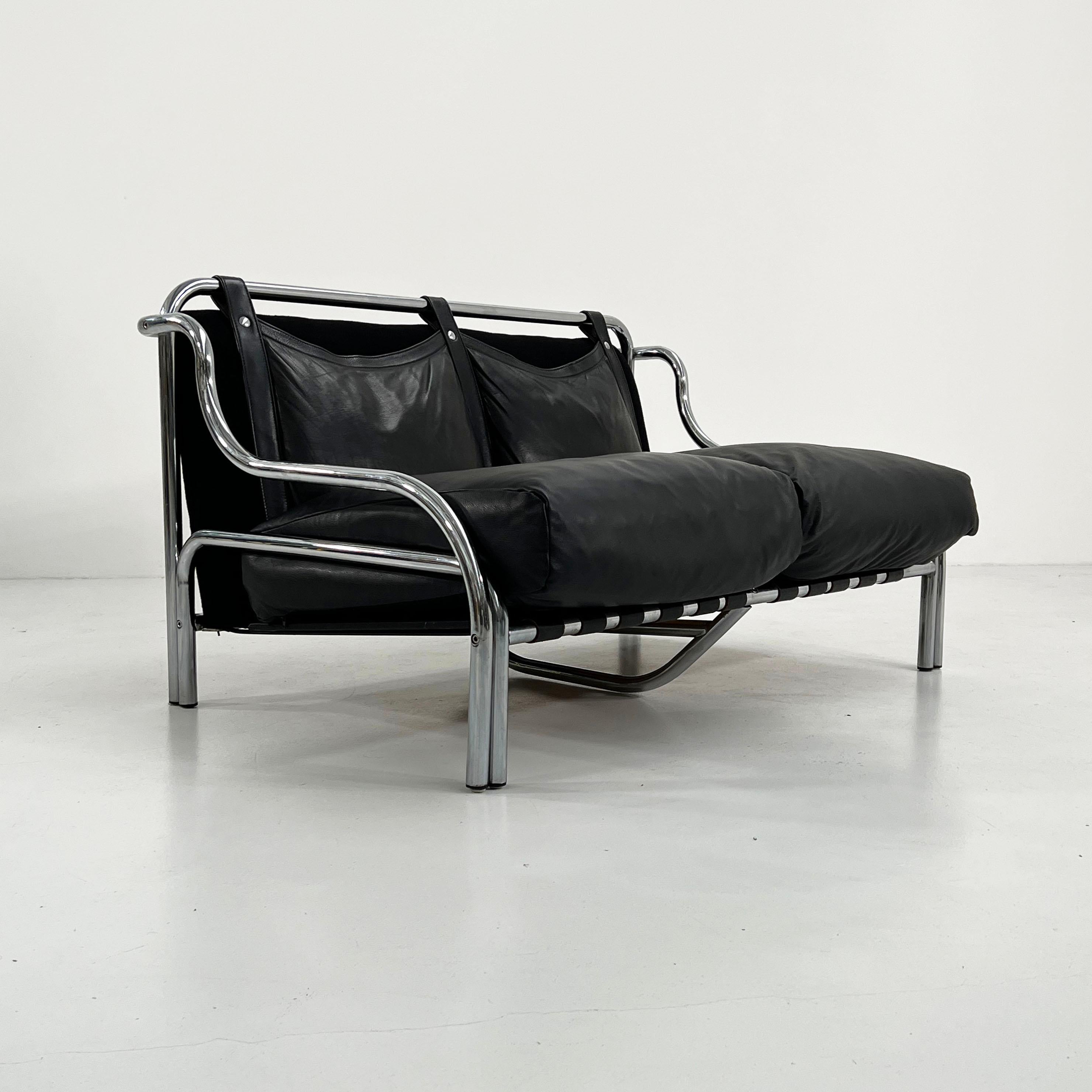 Italian Stringa 2-seater Leather Sofa by Gae Aulenti for Poltronova, 1960s For Sale
