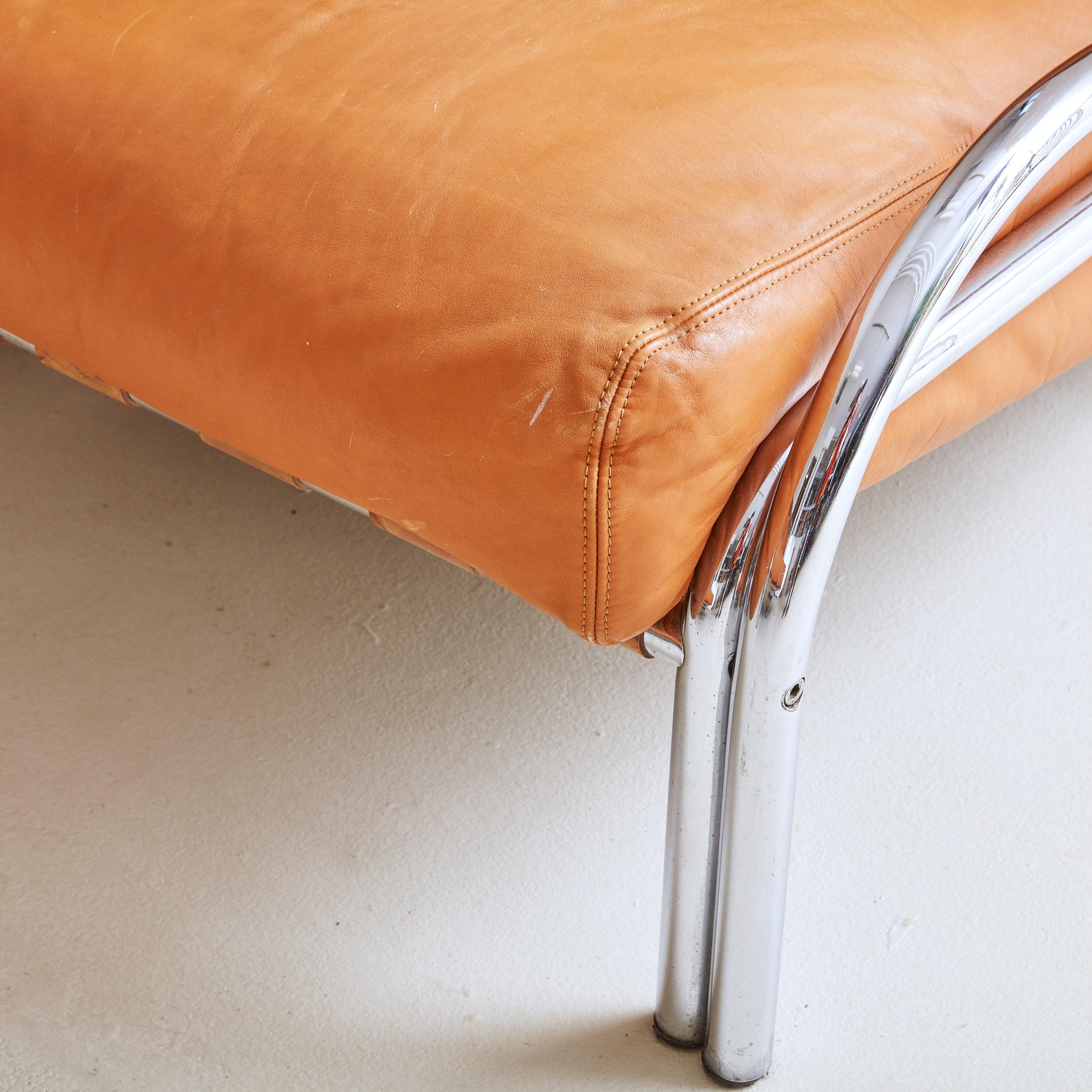 Loveseat Stringa cognac + chrome de Gae Aulenti pour Poltronova en vente 3