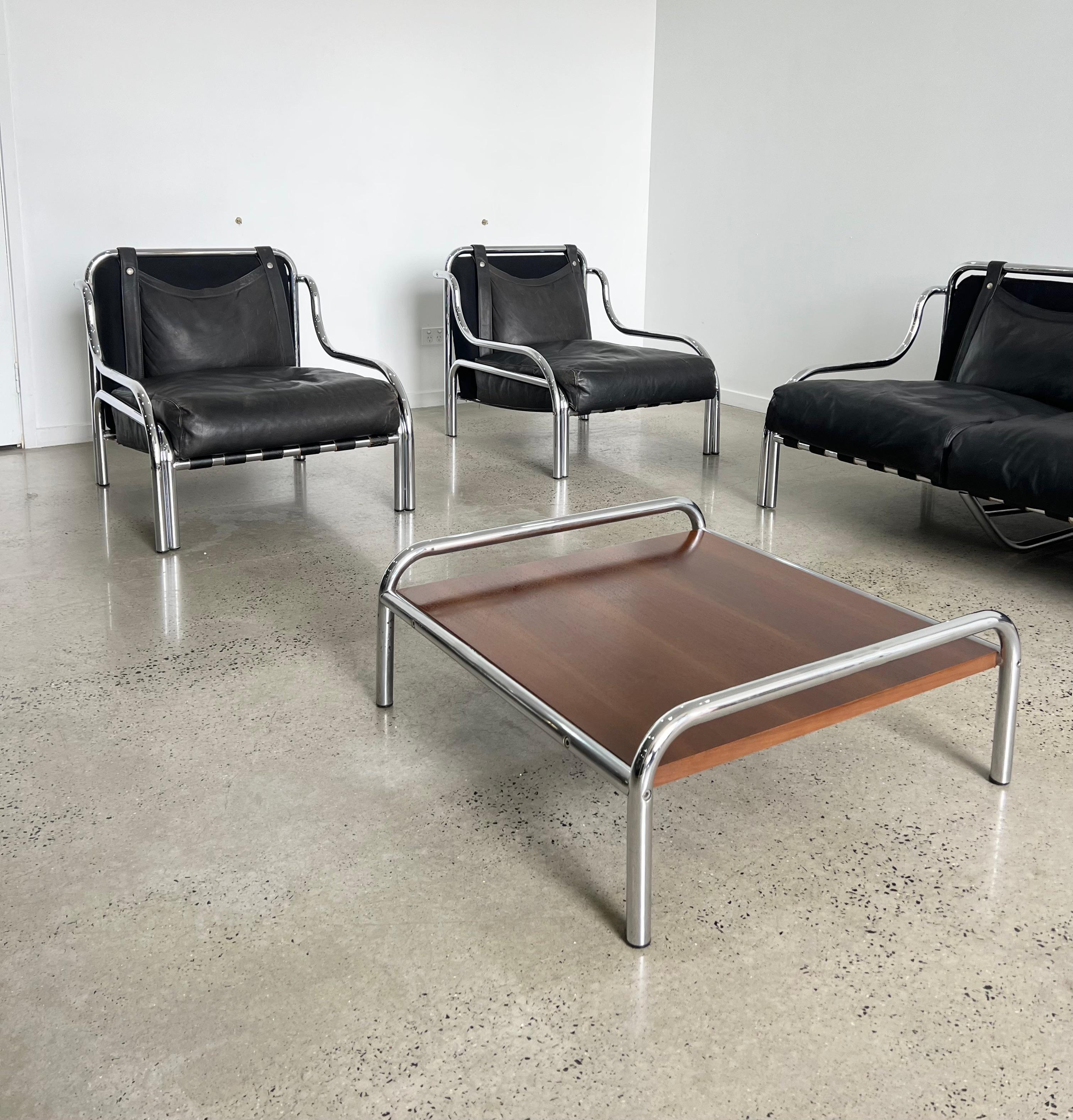 Leather Stringa Sofa Set by Gae Aulenti for Poltronova For Sale