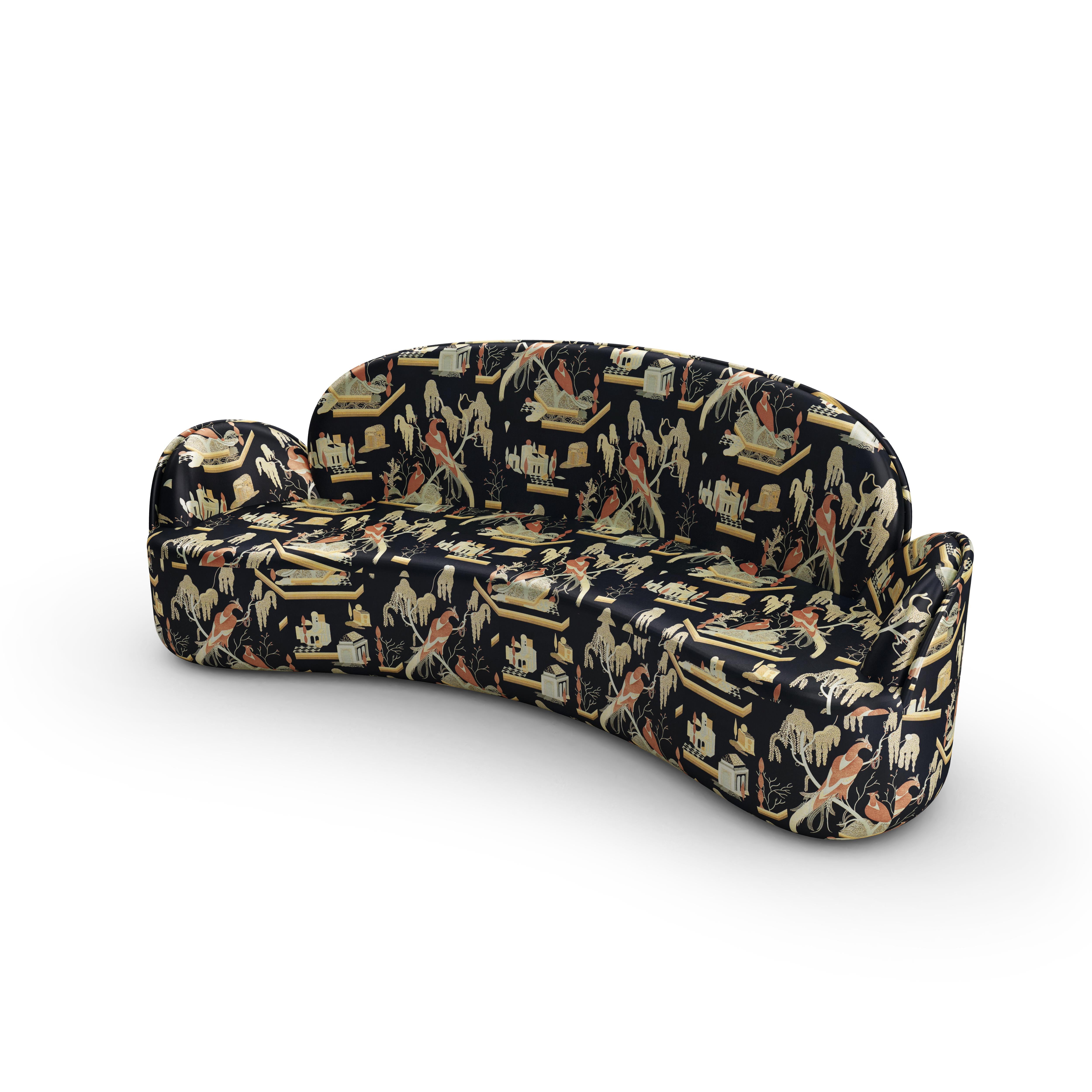Das 3-Sitzer-Sofa Strings mit Plüschstoff Dedar in Schwarz-Beige von Nika Zupanc ist ein elegantes und ergonomisch perfektes Dreisitzer-Sofa mit herrlichen Rundungen. Es ist mit dem plüschigen schwarz-beigen Jacquard-Stoff This Must Be The Place von