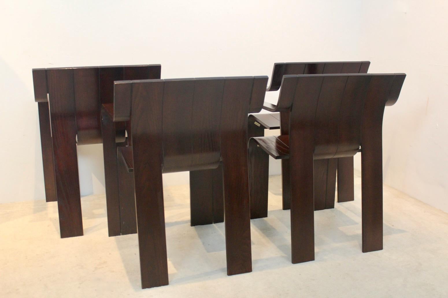 'Strip' Stühle mit Armlehnen aus dunkelbraunem Eschenholz von Gijs Bakker für Castelijn (Niederländisch) im Angebot