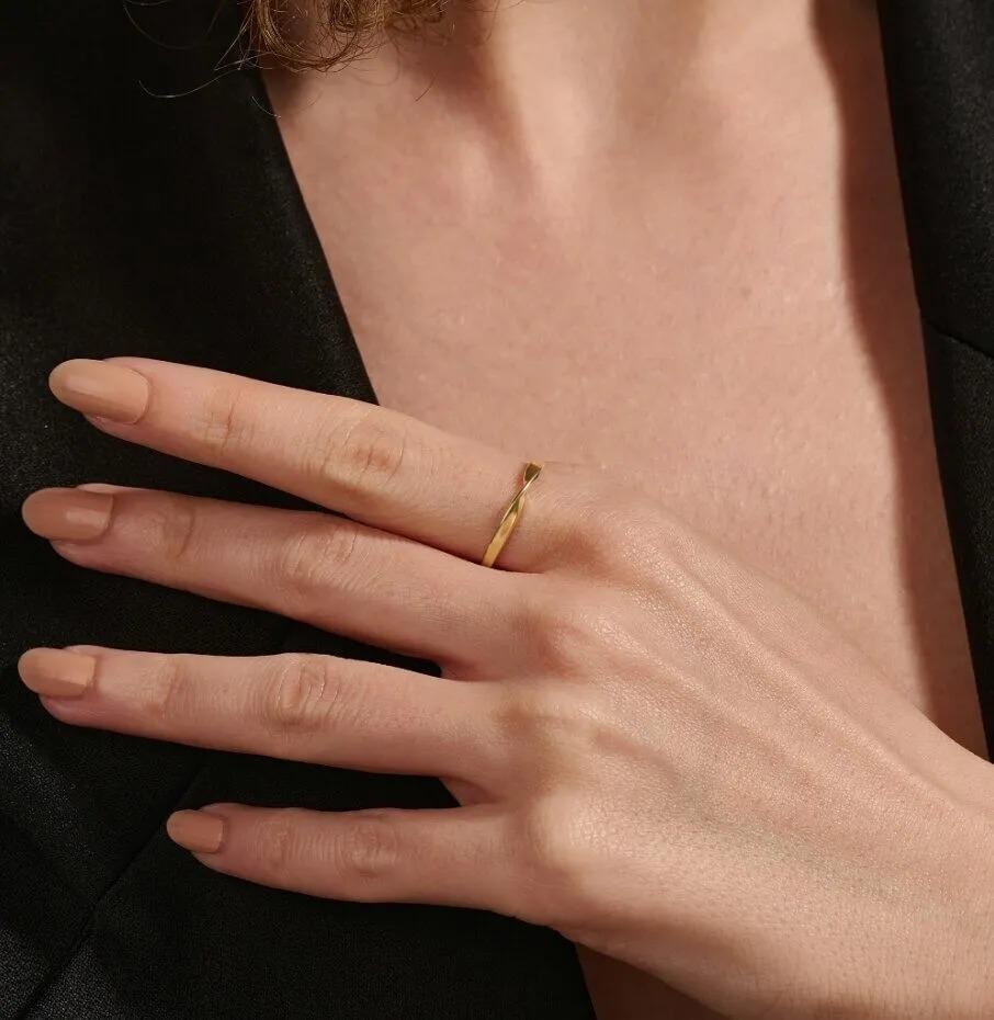 Fascia nuziale a striscia in oro massiccio 14K Anello semplice e minimalista da donna Regalo di Natale.

Dimensione dell'anello
7
Metallo
Oro giallo
Colore
Oro
Materiale
Oro massiccio 14K
Peso totale dei carati
0,24 carati e oltre
Certificazione
14K
