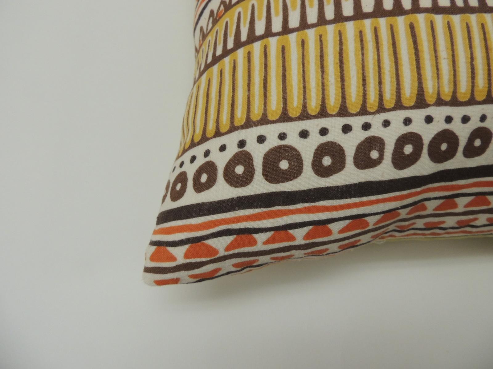 Stripe Bahia multi-color decorative pillow
Linen printed square pillow with yellow linen backing. In shades of yellow, orange, brown and natural.
The price on the pillow includes a custom ATG feather/down insert. Invisible zipper closure.