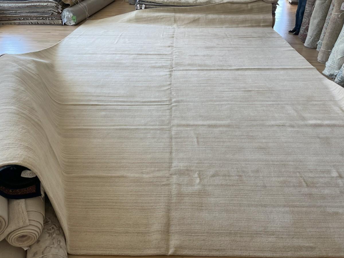 Stripe Plain Beige Design-Teppich mit Streifen (Handgewebt) im Angebot
