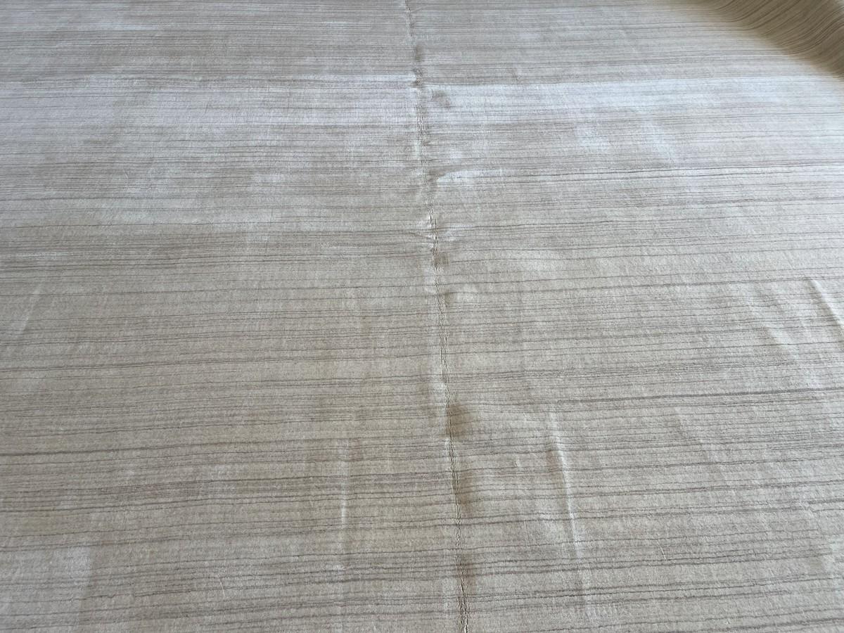 Stripe Plain Beige Design-Teppich mit Streifen im Angebot 1