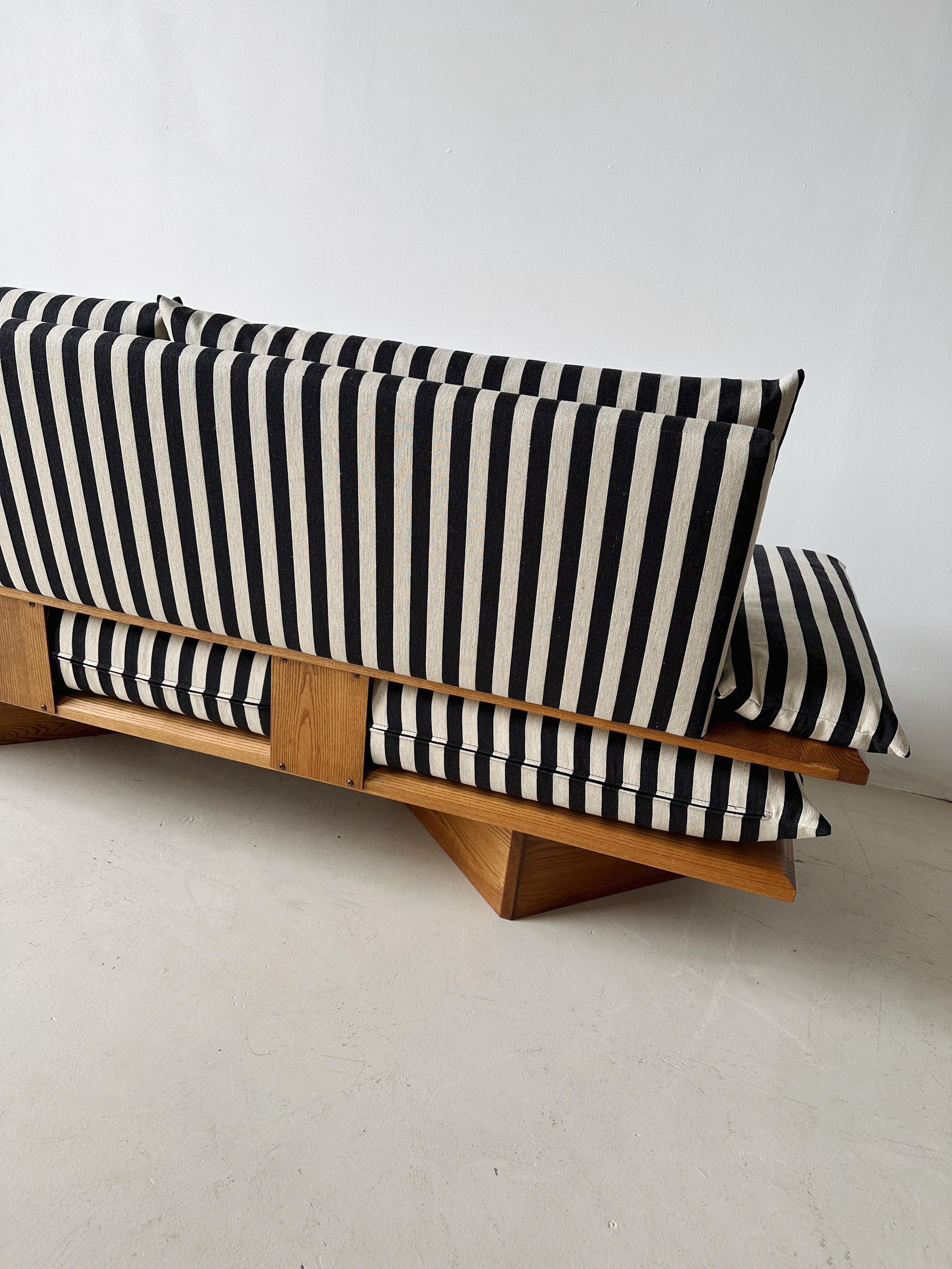 Striped 3 Seater Sofa with Pine Frame 5