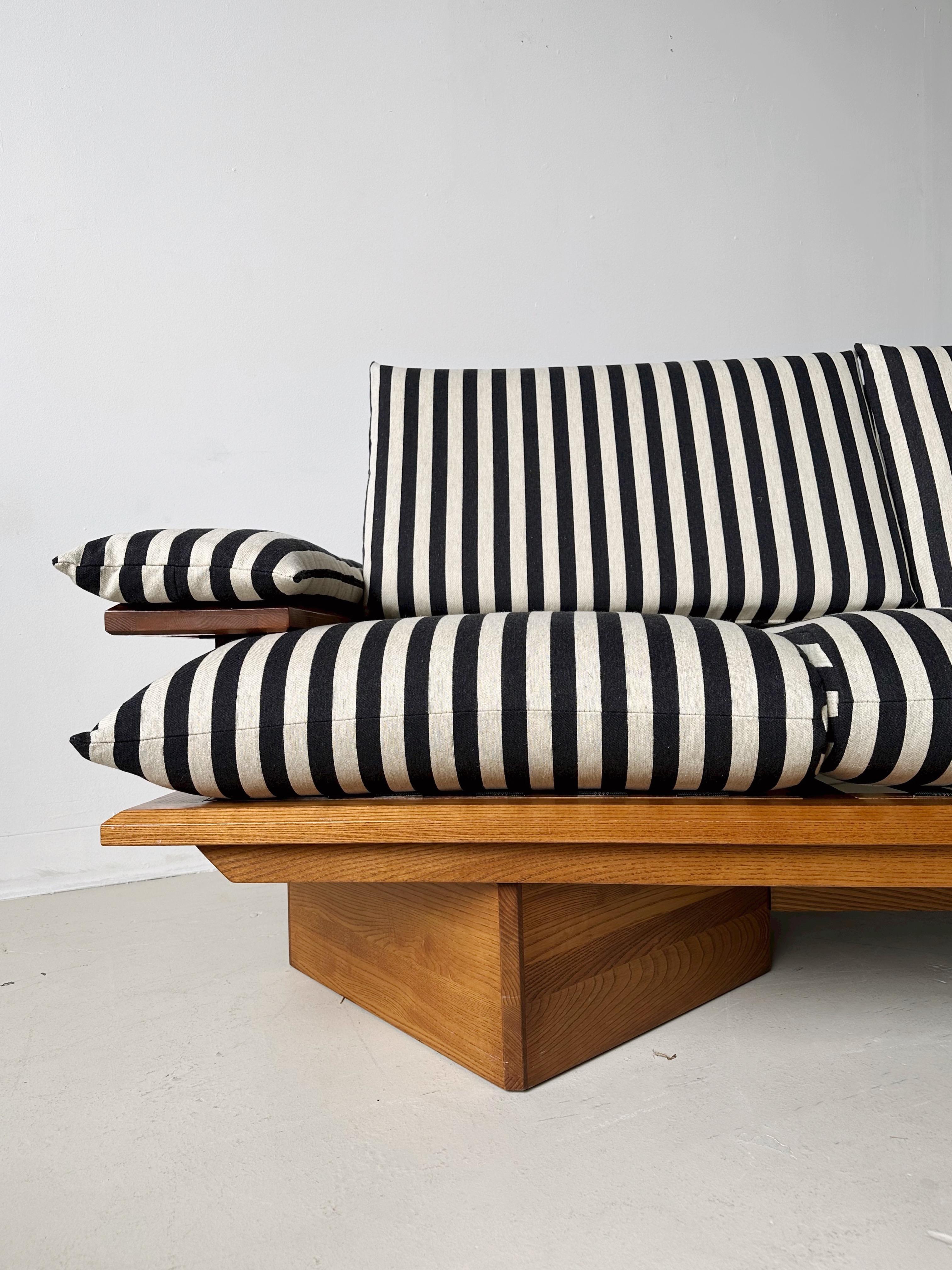 Pine Striped 3 Seater Sofa

Reupholstered with heavy duty midnight & off white fabric. Exceeds 100,000 double rubs, 60% Cotton, 30% Polyester, 10% Flax. Made in America. Not suitable for outdoors.

//  

Dimensions:
81”W x 34”D x 32”H - seat height