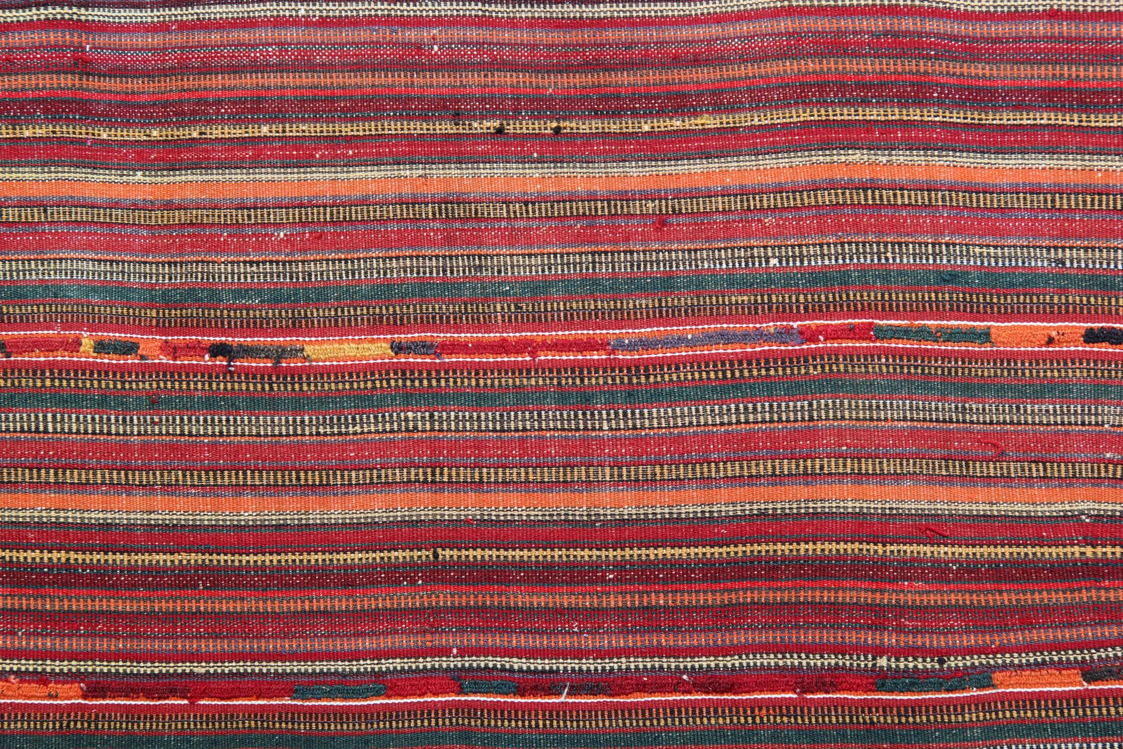 Gestreifte antike Teppiche aus Aserbaidschanischer Wolle Jajim Handgefertigter Teppich Textil (Land) im Angebot