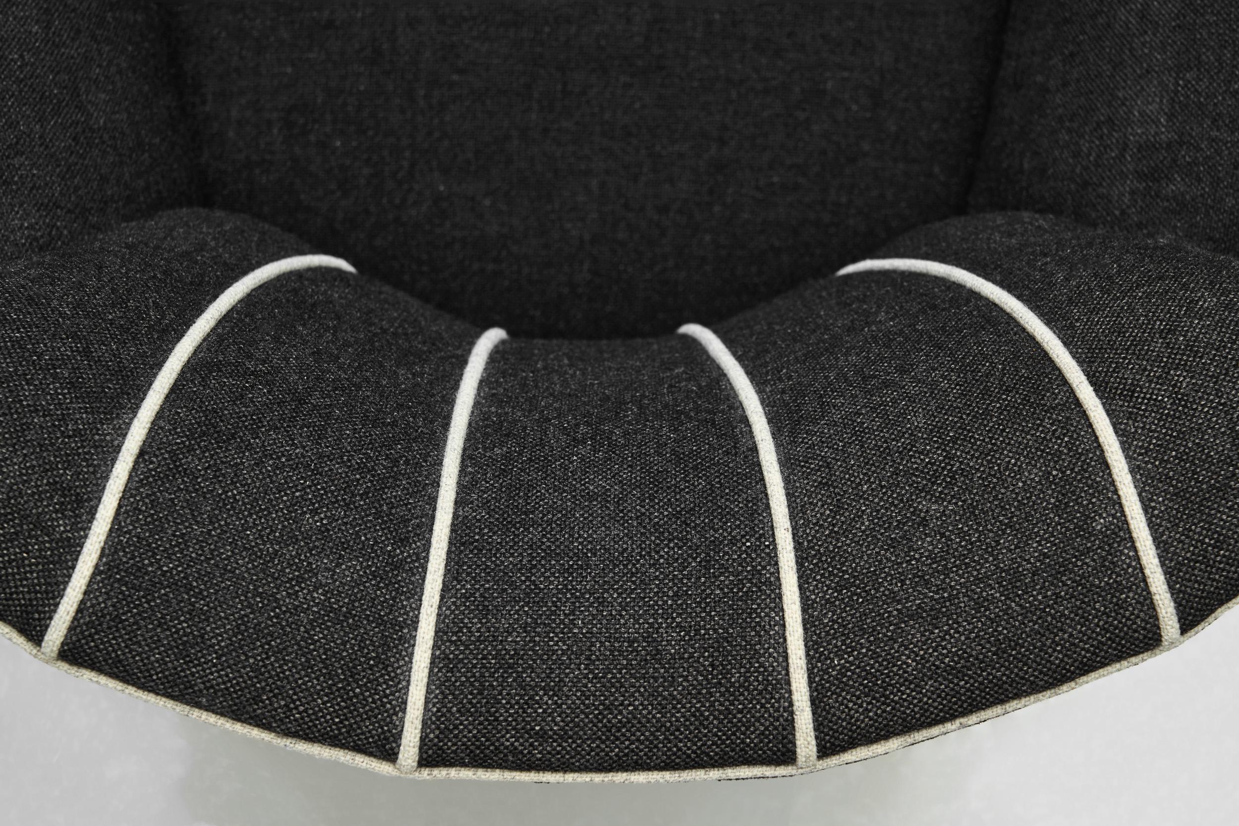 Striped Black Armchair, Europe 20th Century For Sale 4