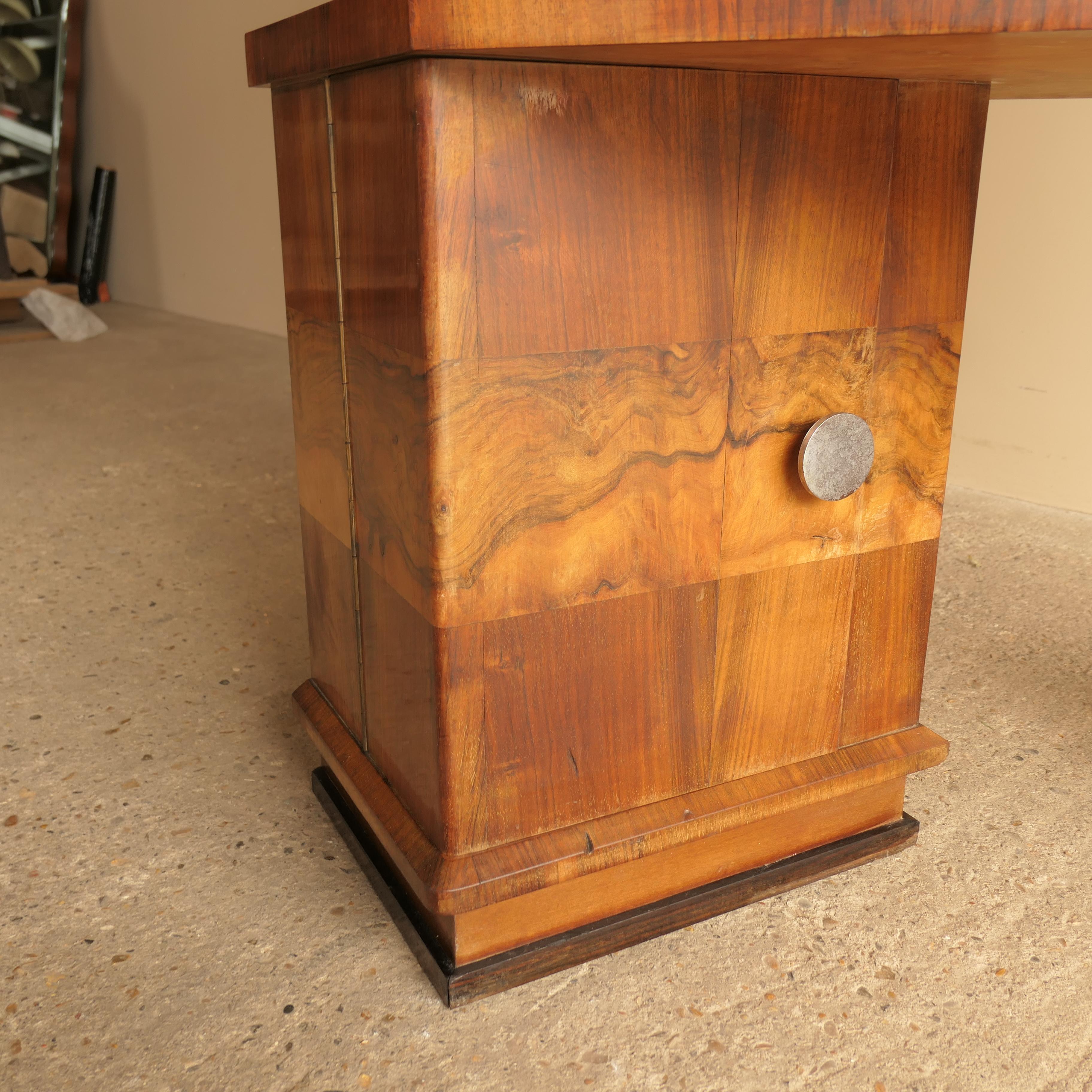 Tocador de burl rayado en venta 4