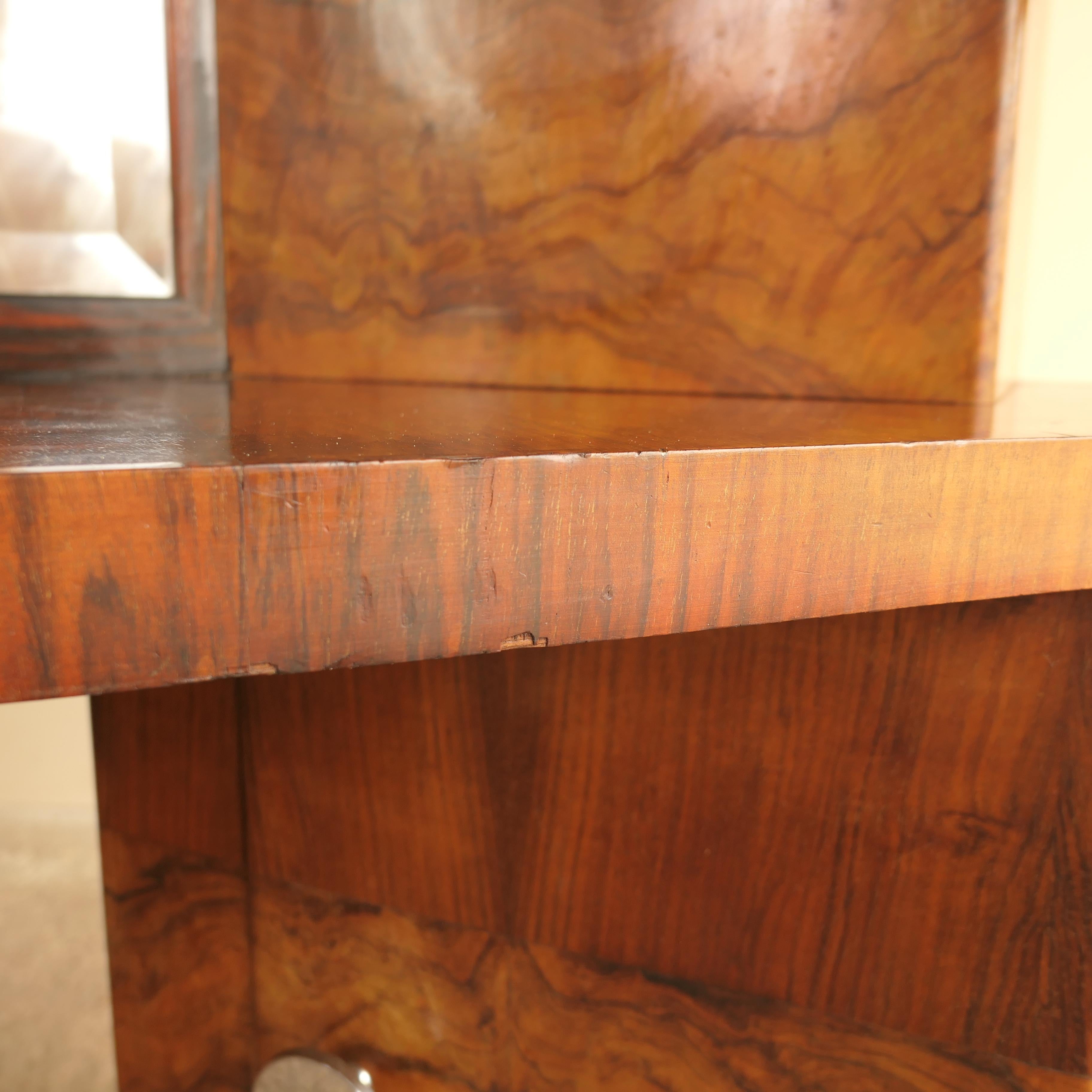 Tocador de burl rayado en venta 8