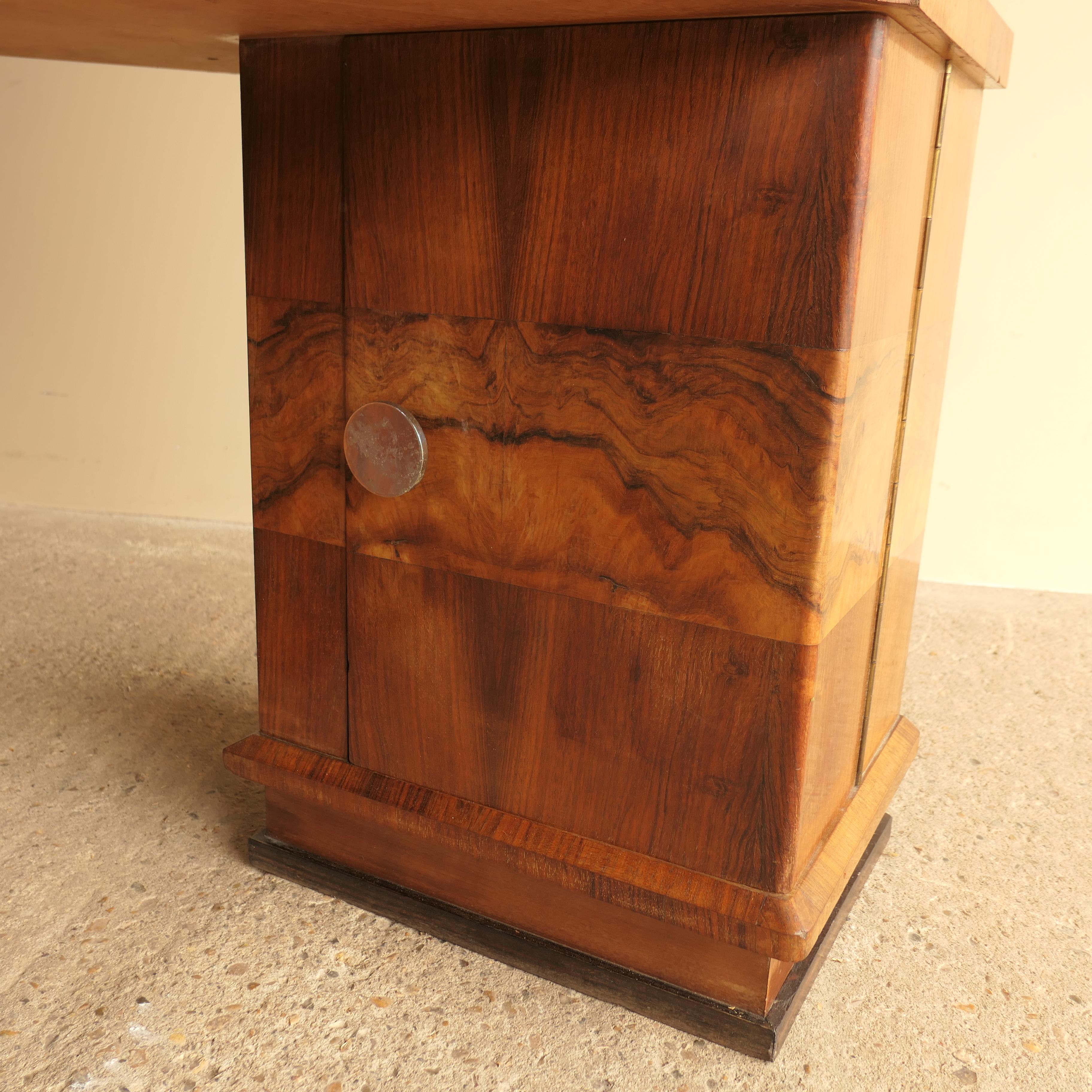 Tocador de burl rayado en venta 9