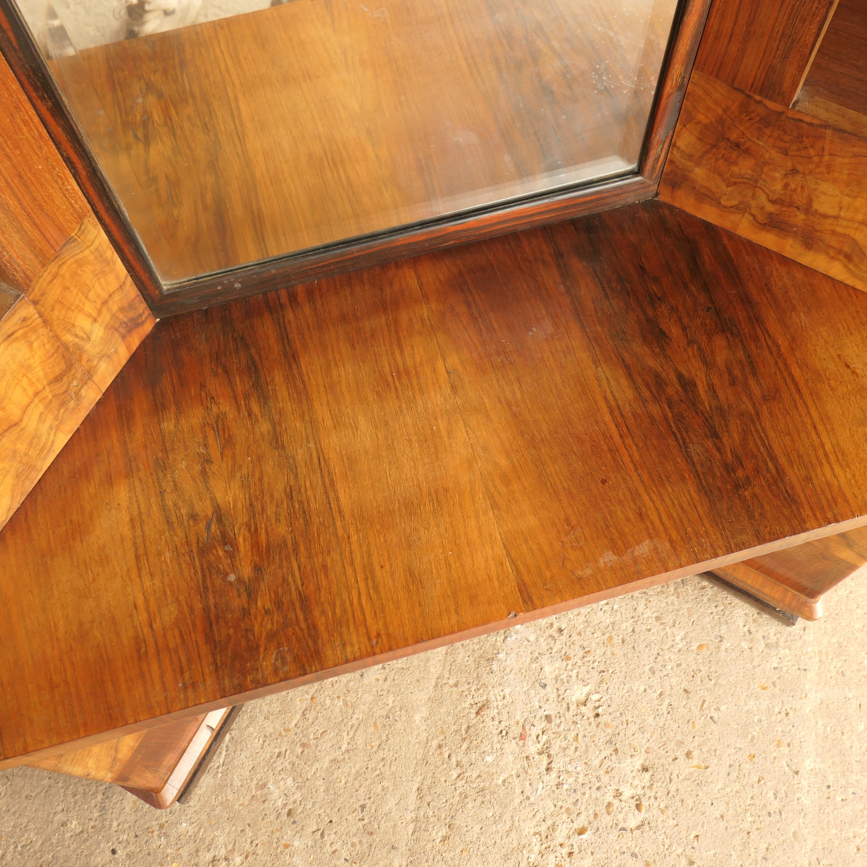 Tocador de burl rayado en venta 1