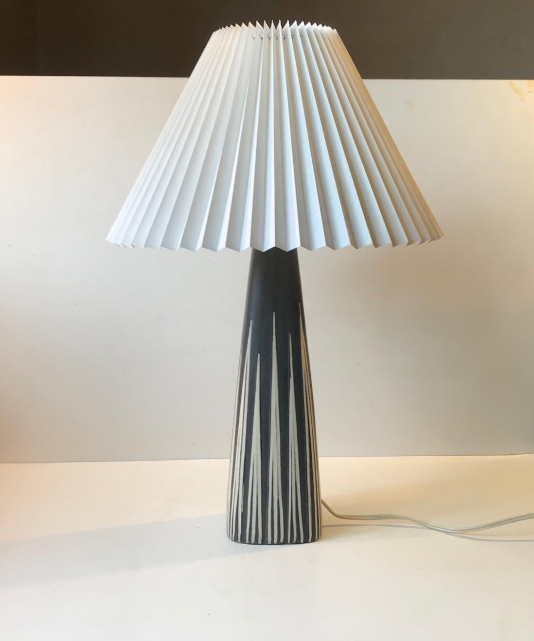 Striped Ceramic Table Lamp by Svend Aage Holm-Sørensen for Søholm, 1960s In Good Condition For Sale In Esbjerg, DK