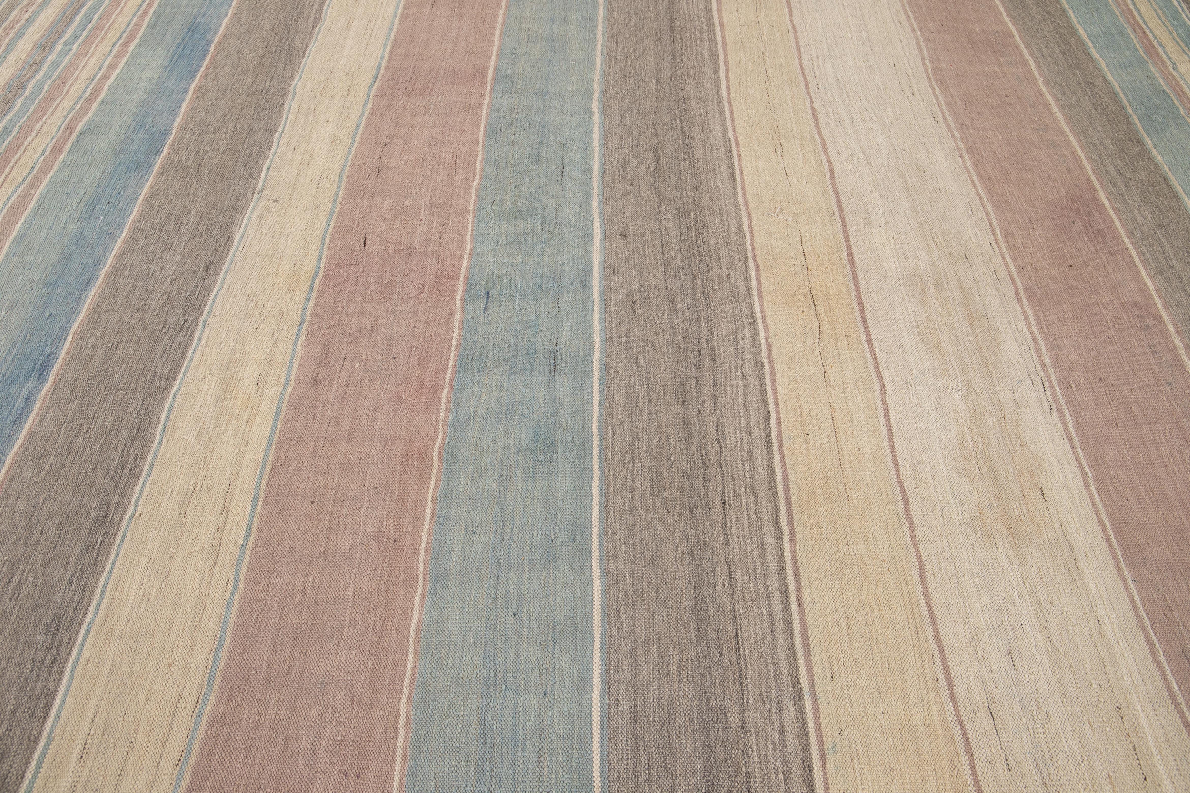 Tappeto in lana a righe Modern Color a trama piatta Rug & Kilim in vendita 2