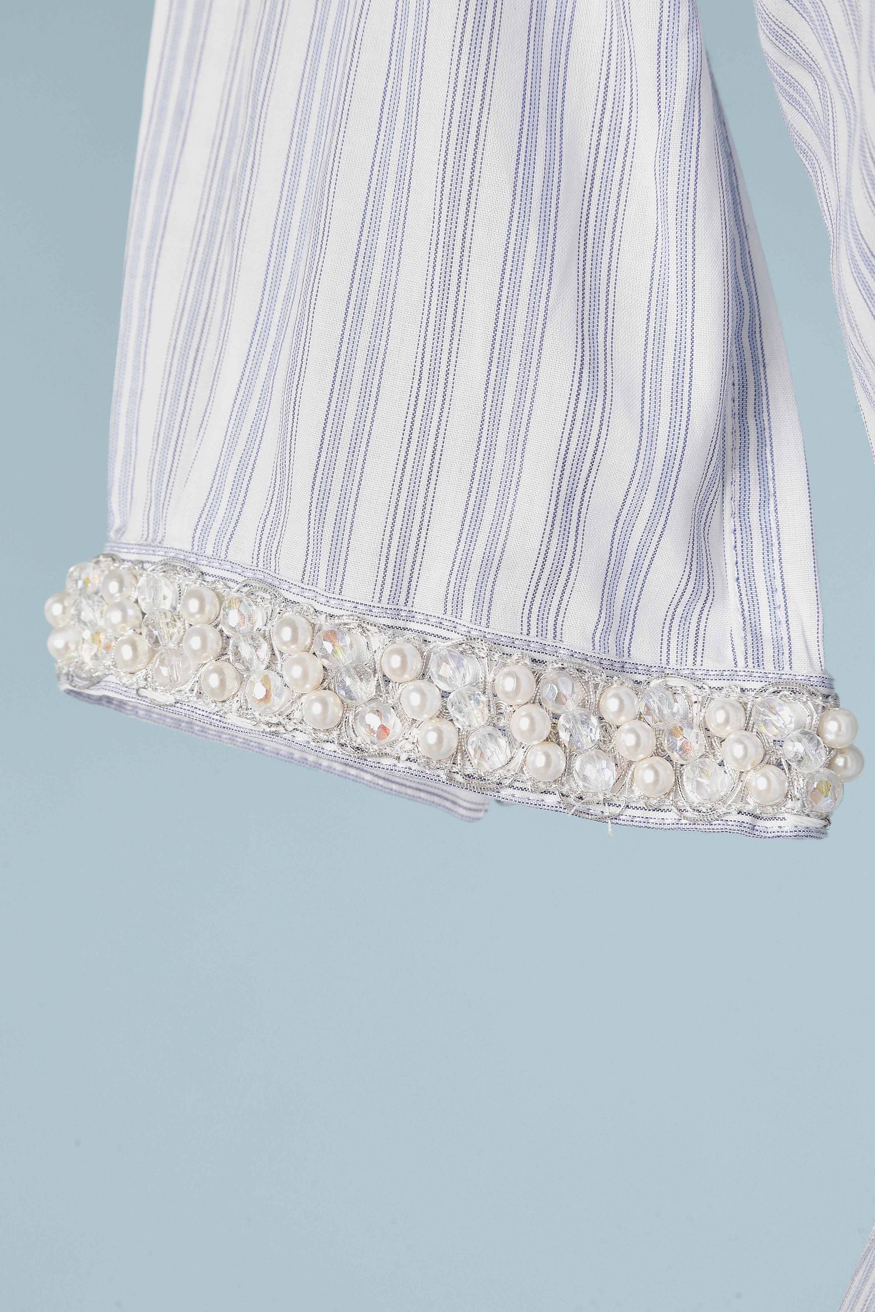 Gestreiftes Baumwollhemd mit Perlen- und Perlenstickereien von Dolce & Gabbana  (Grau) im Angebot
