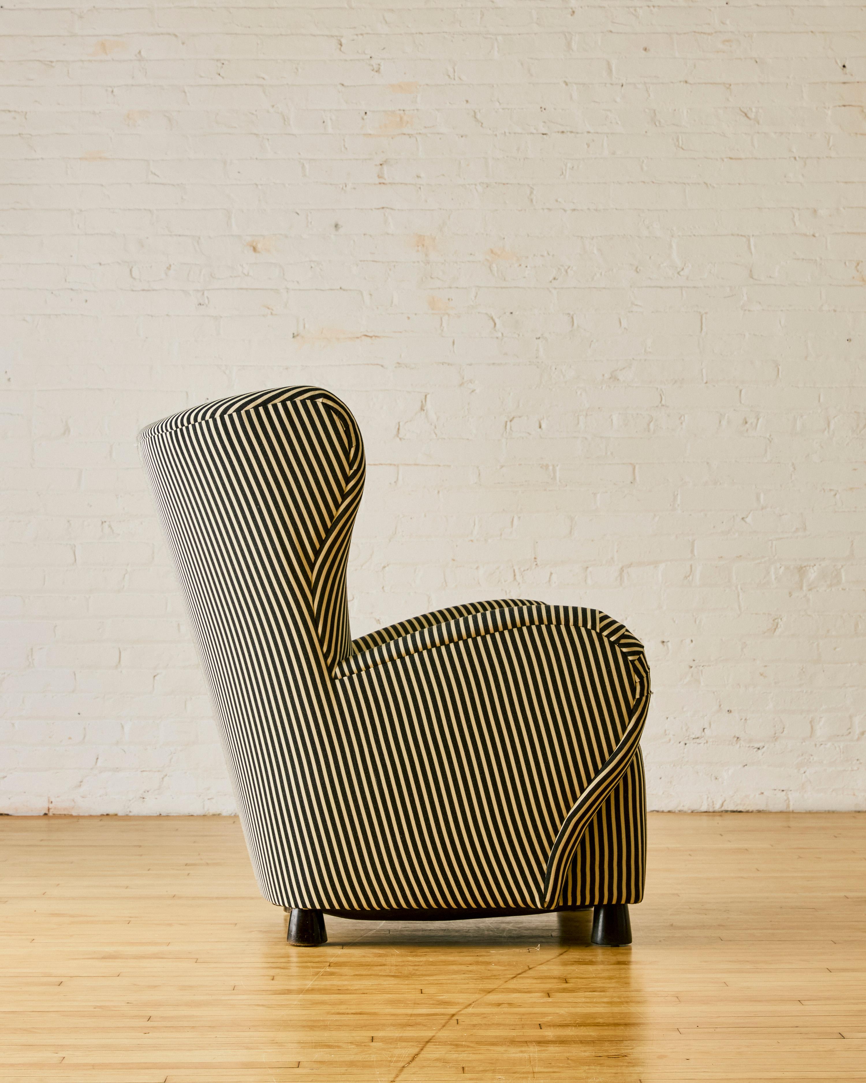 Sillón danés a rayas atribuido a Flemming Lassen, recién retapizado en tela Dedar Milano (Strange Loves Col. 002).