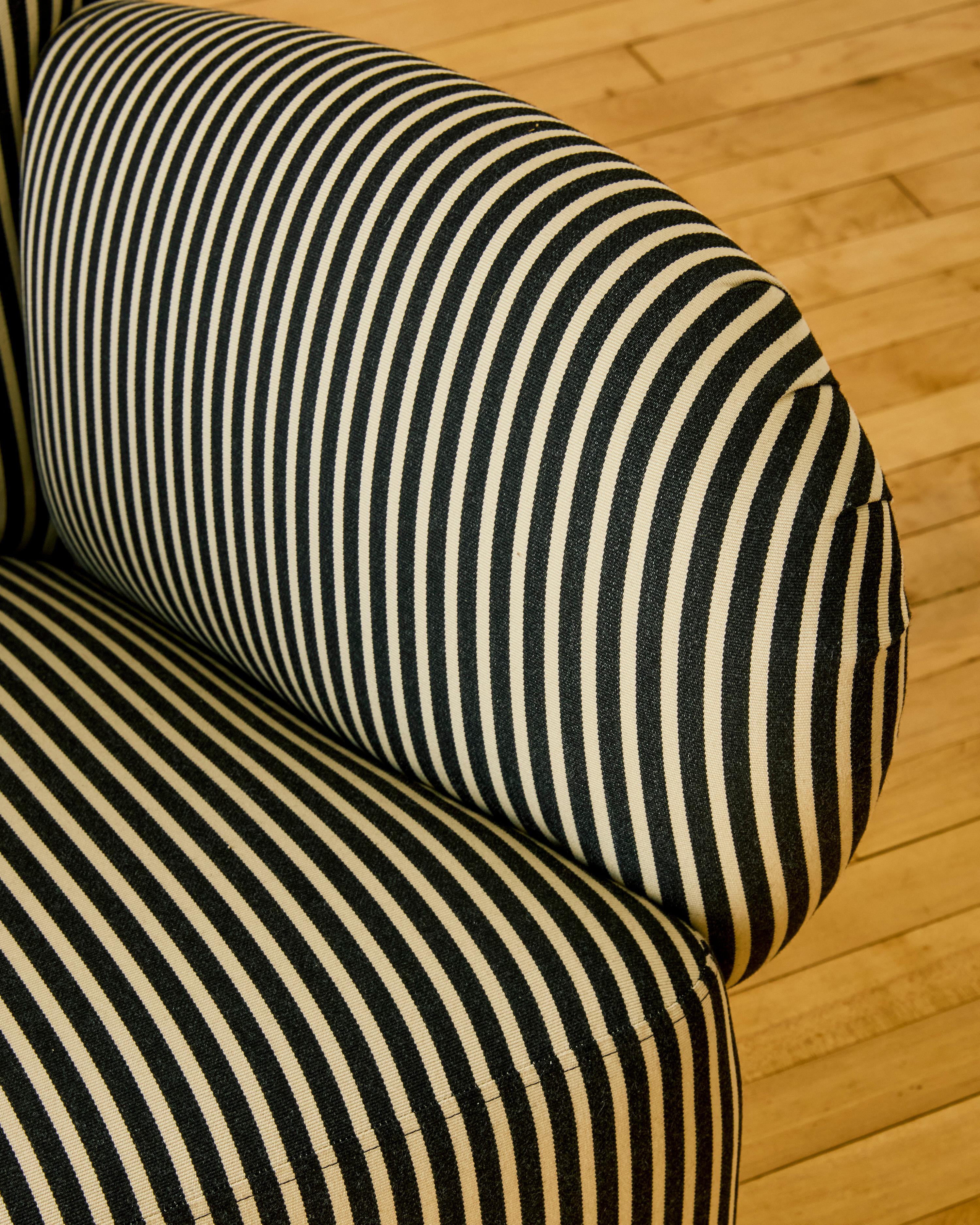 Sillón danés a rayas Attr. a Flemming Lassen en venta 3