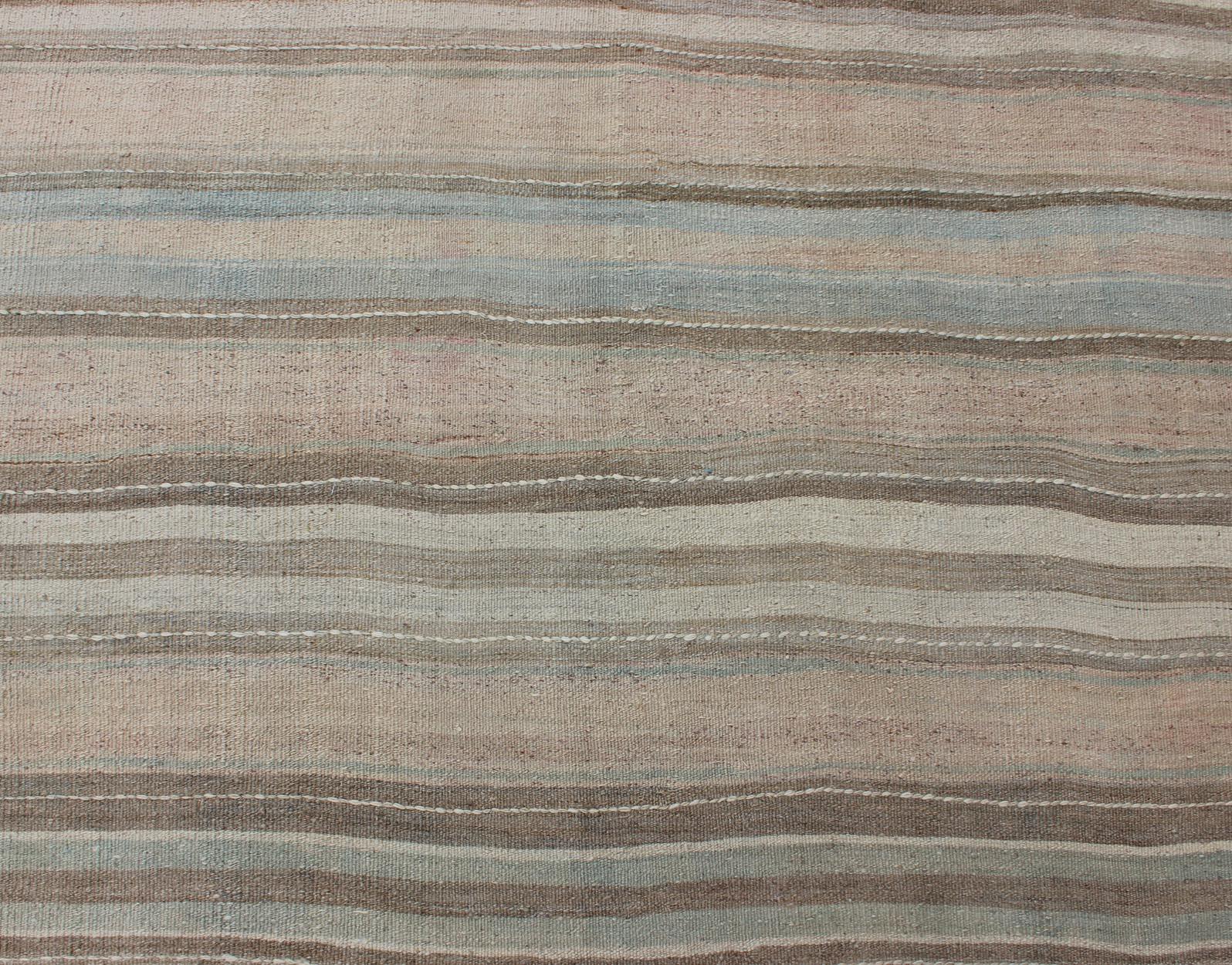 Lana Runner a righe a trama piatta Kilim turco d'epoca con colori chiari in vendita