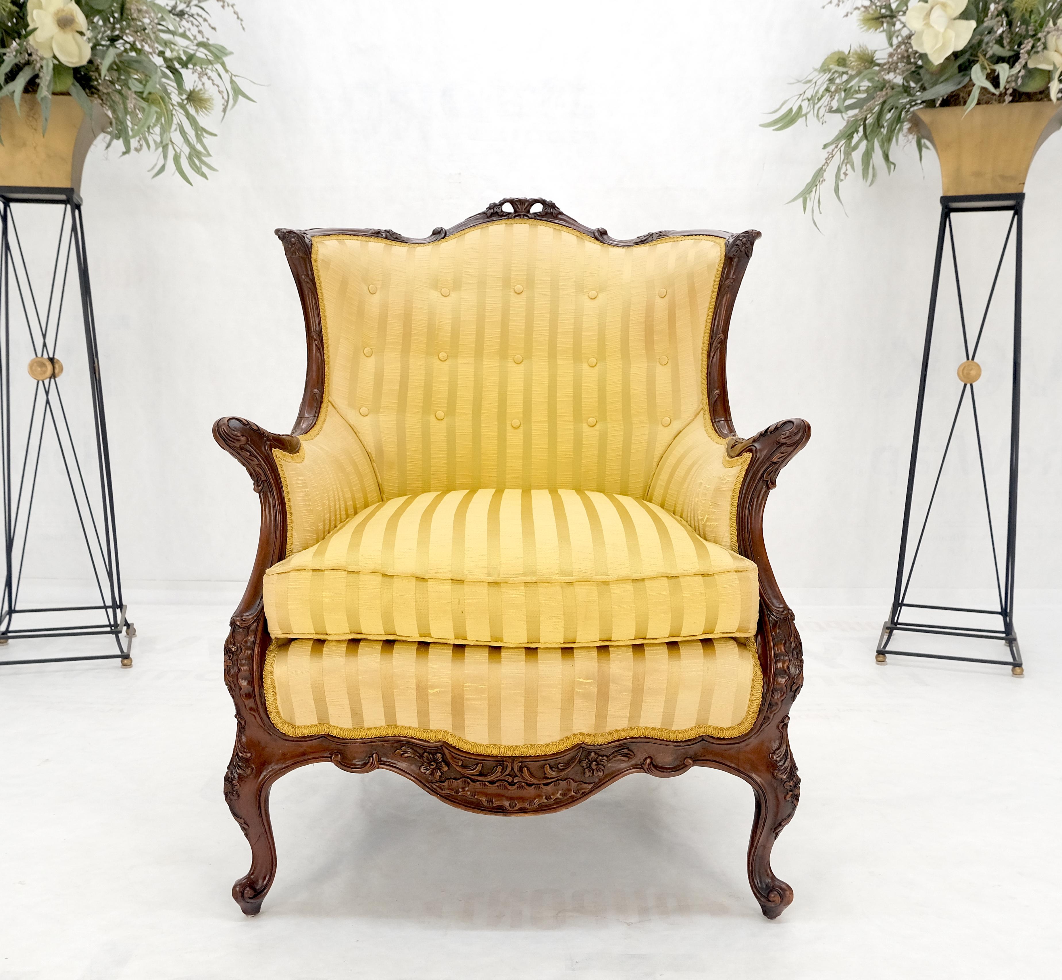Striped Gold Upholstery Fine Deep Carved Mahogany Frame Lounge Chair Solid Frame In Fair Condition For Sale In Rockaway, NJ
