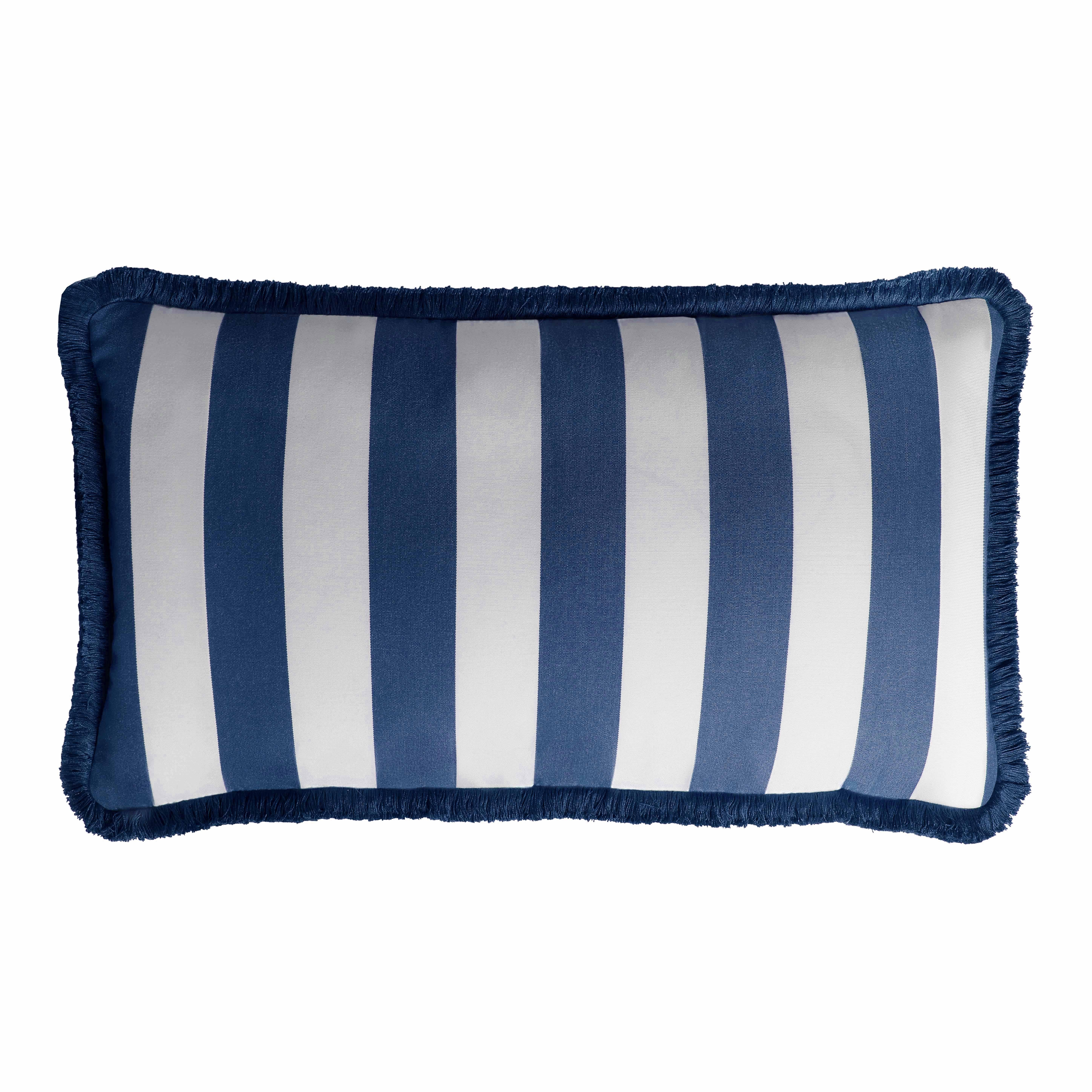 Transform both your indoor and outdoor areas into refined, inviting environments with our premium decorative cushions. Whether placed on a garden sofa, sun lounger, indoor couch, or even a luxury yacht, our cushions bring elegance, comfort, and