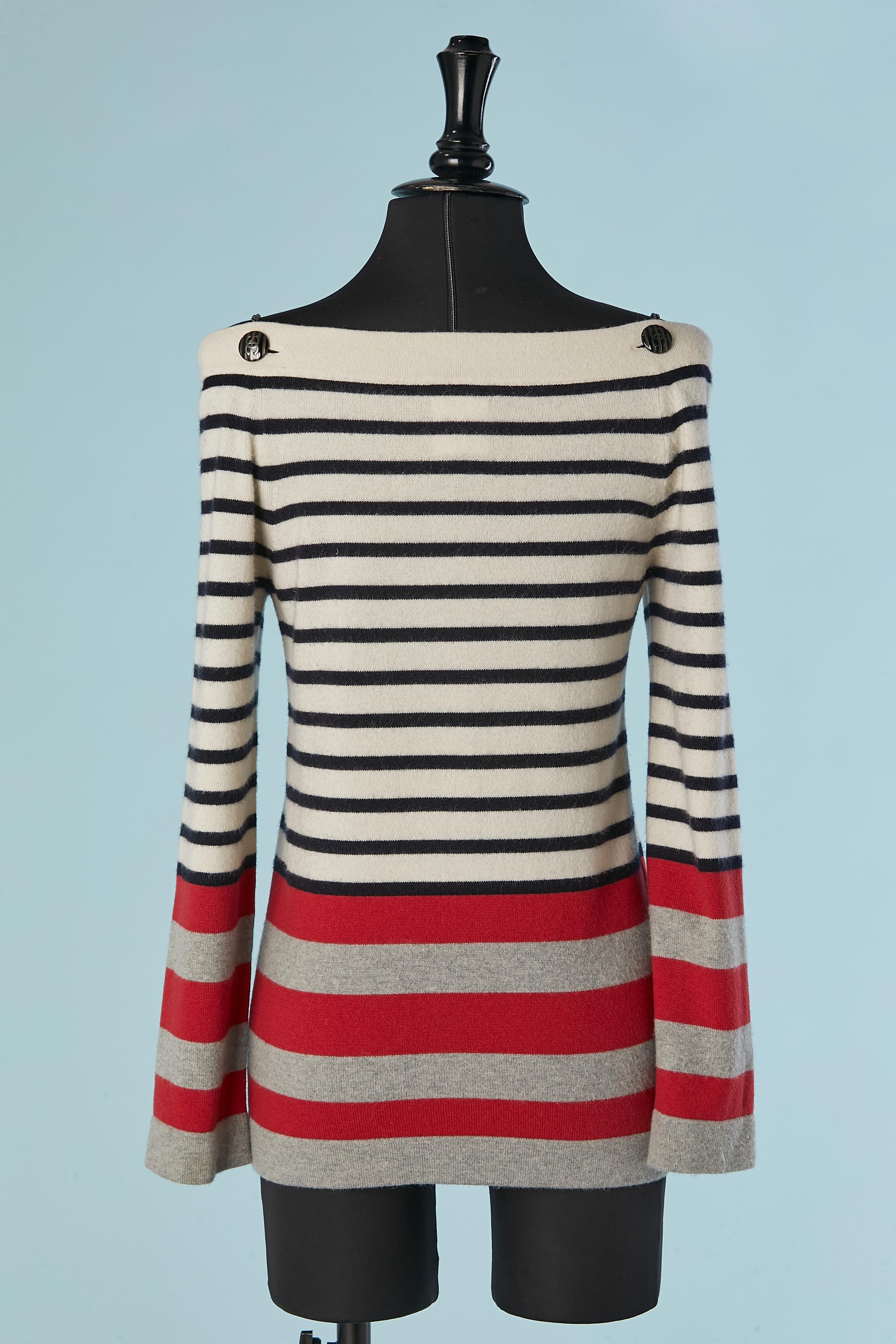 Pull en cachemire jacquard rayé avec chaîne et bouton sur les épaules CHANEL Pour femmes en vente