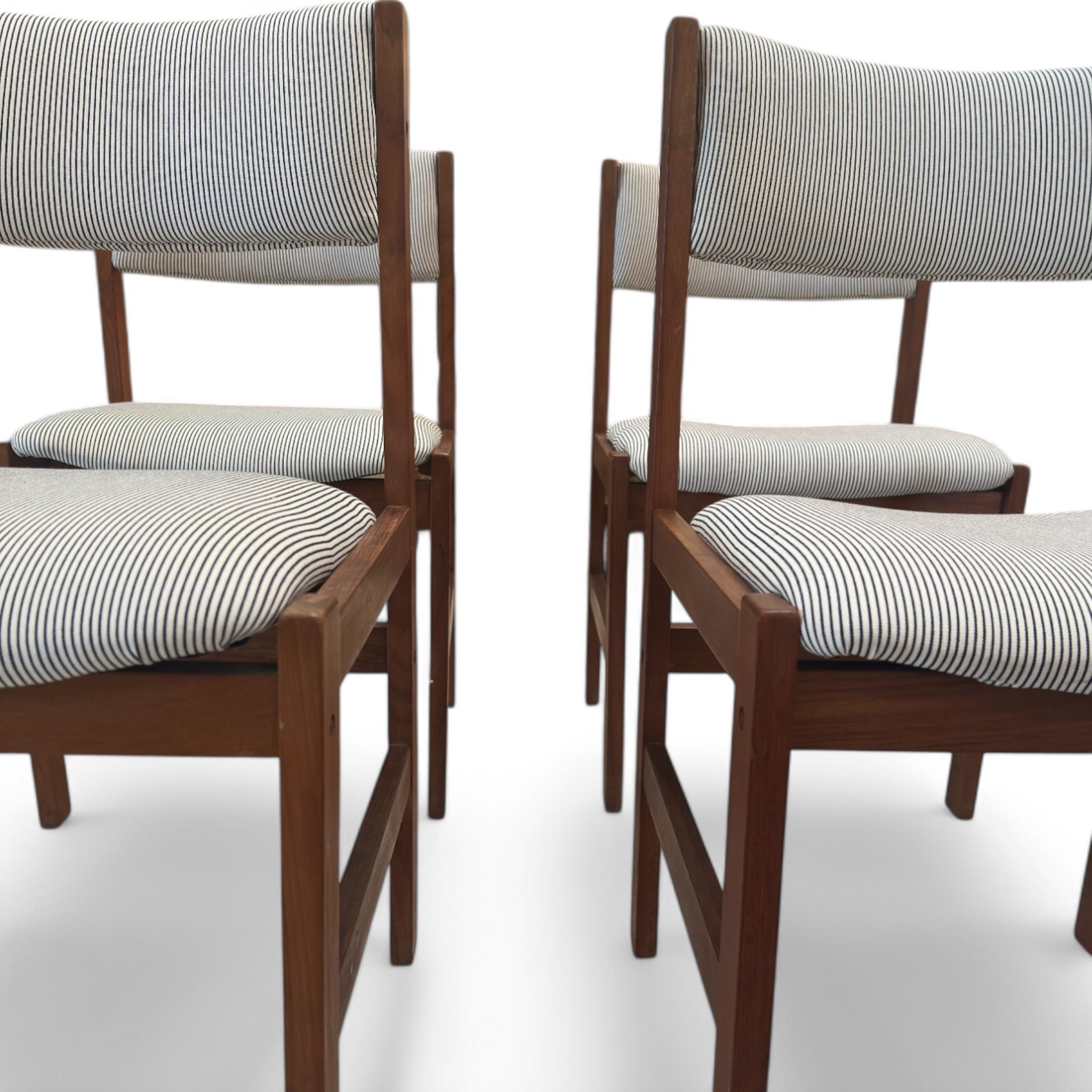 20th Century Striped Mid Century Dining Chairs Set of 4