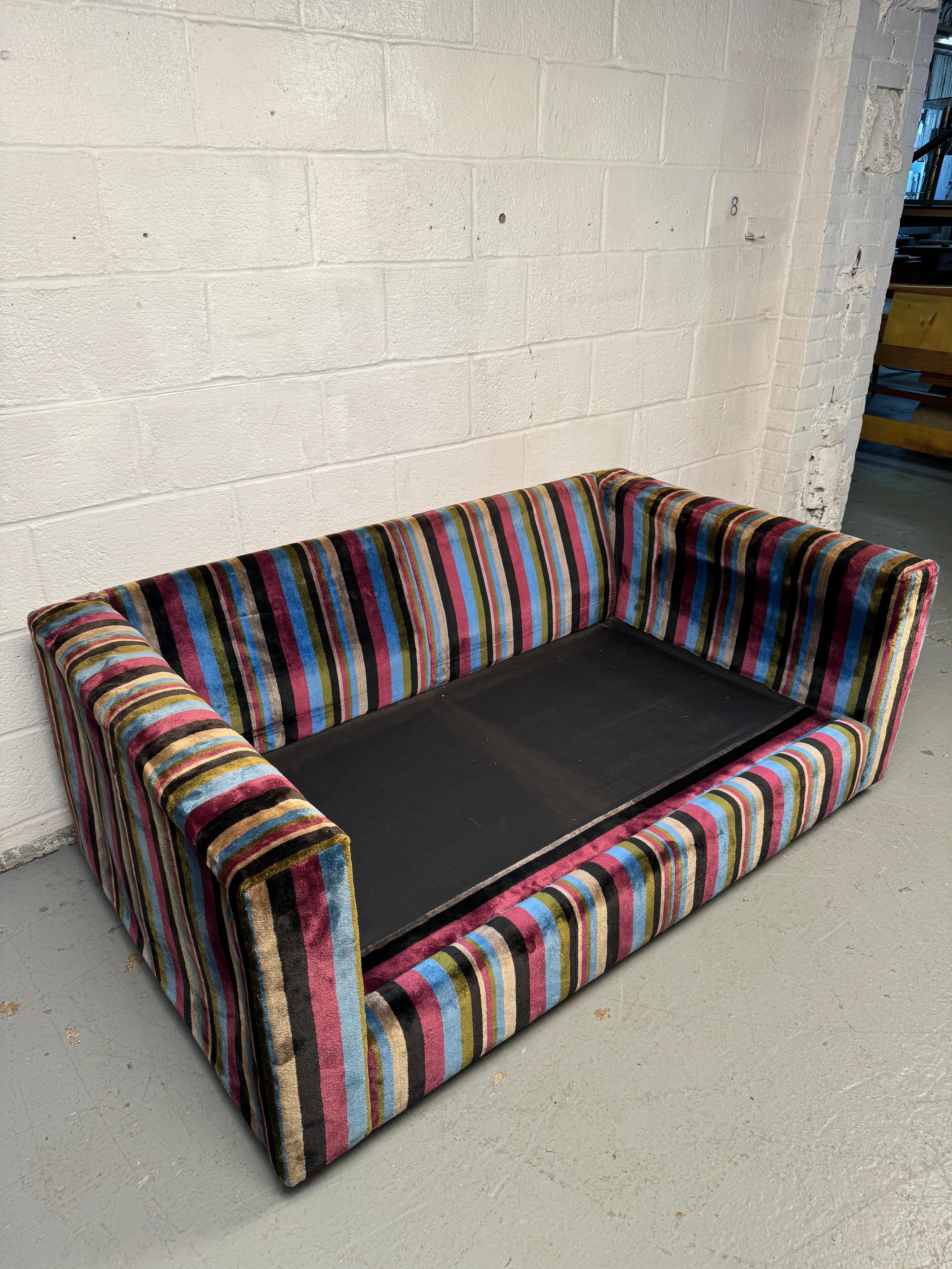 Loveseat a rayas de mediados de siglo By Shawnee Penn MFG CO en venta 3