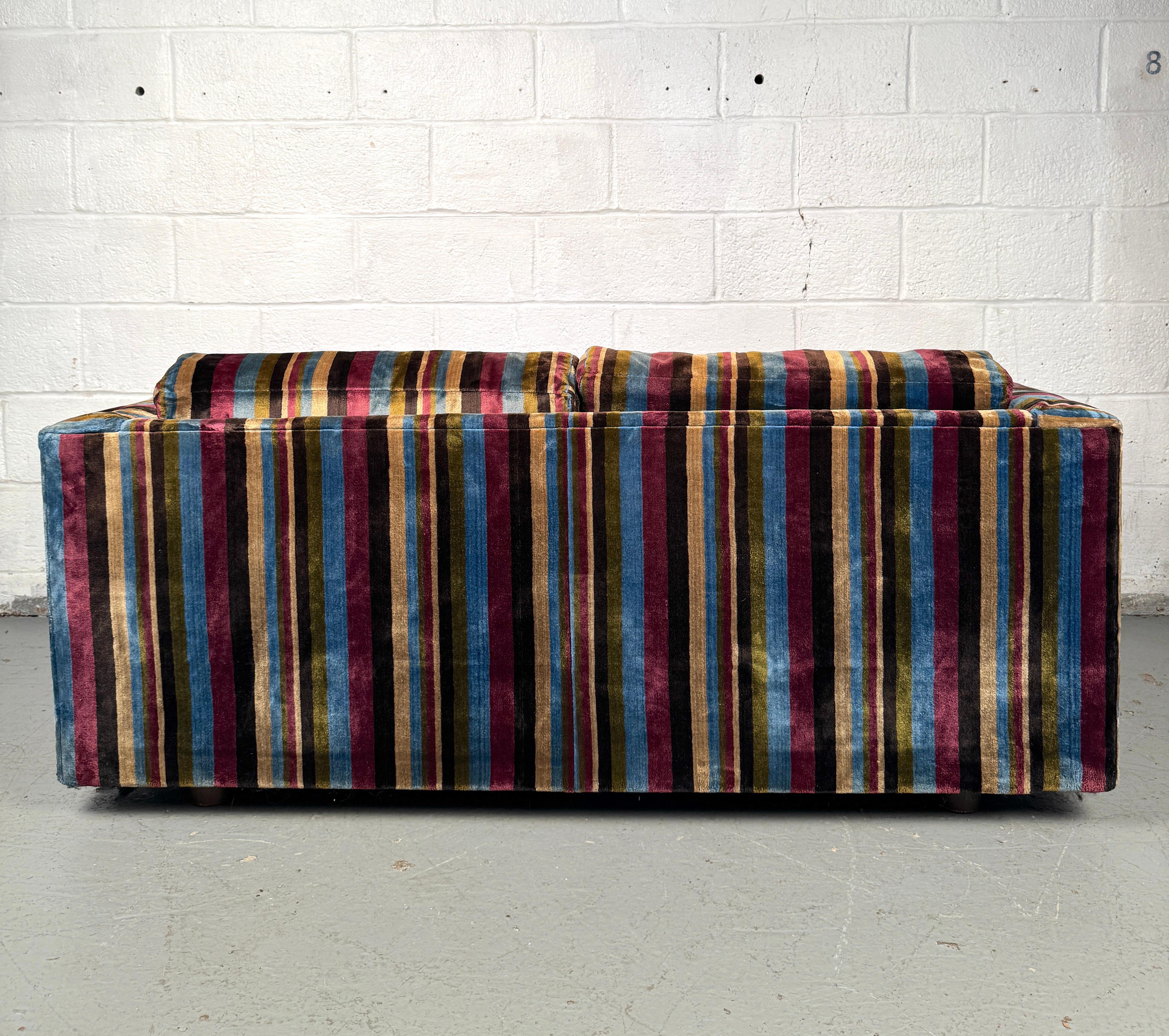Loveseat a rayas de mediados de siglo By Shawnee Penn MFG CO en venta 4