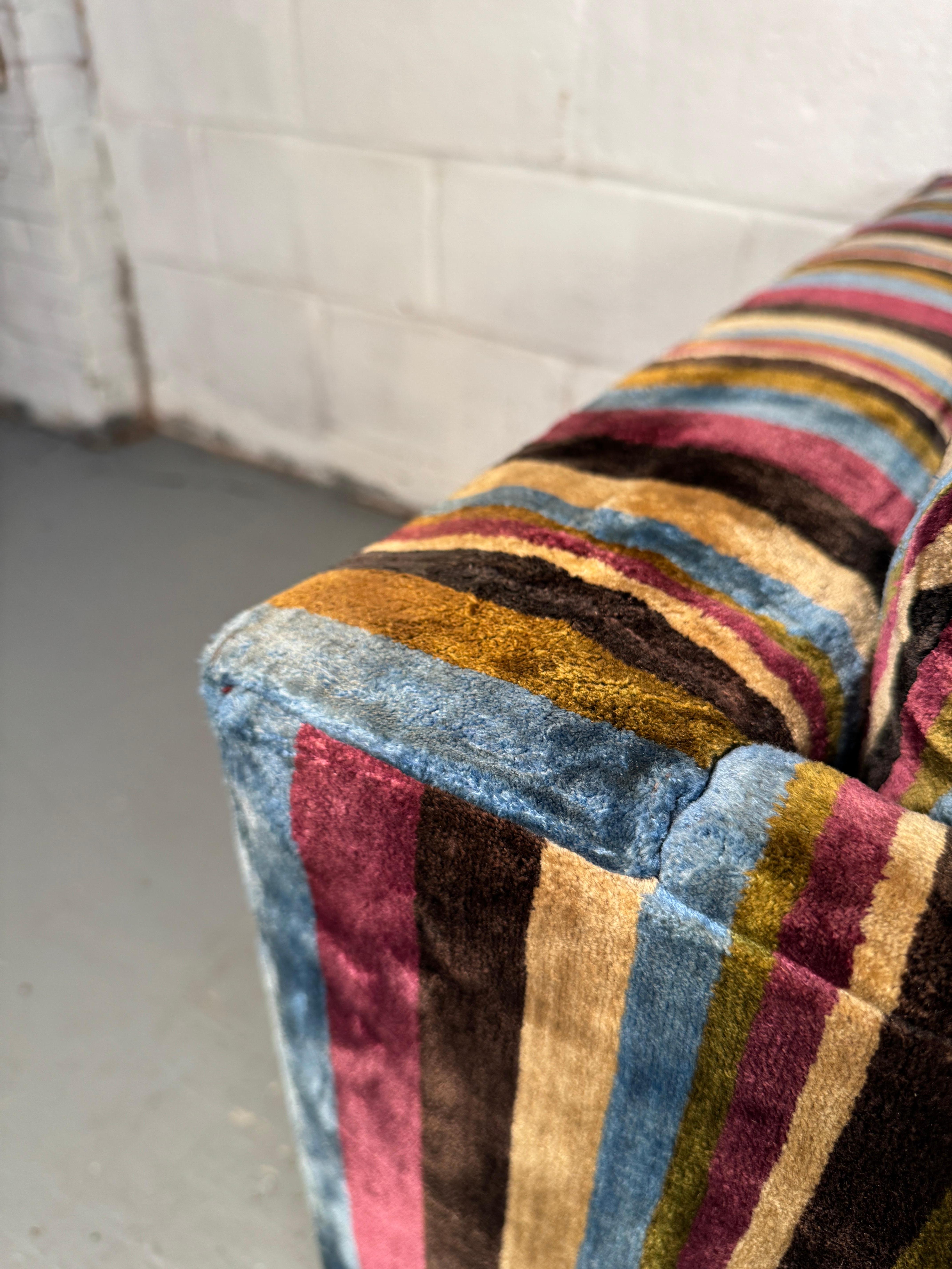 Loveseat a rayas de mediados de siglo By Shawnee Penn MFG CO en venta 1