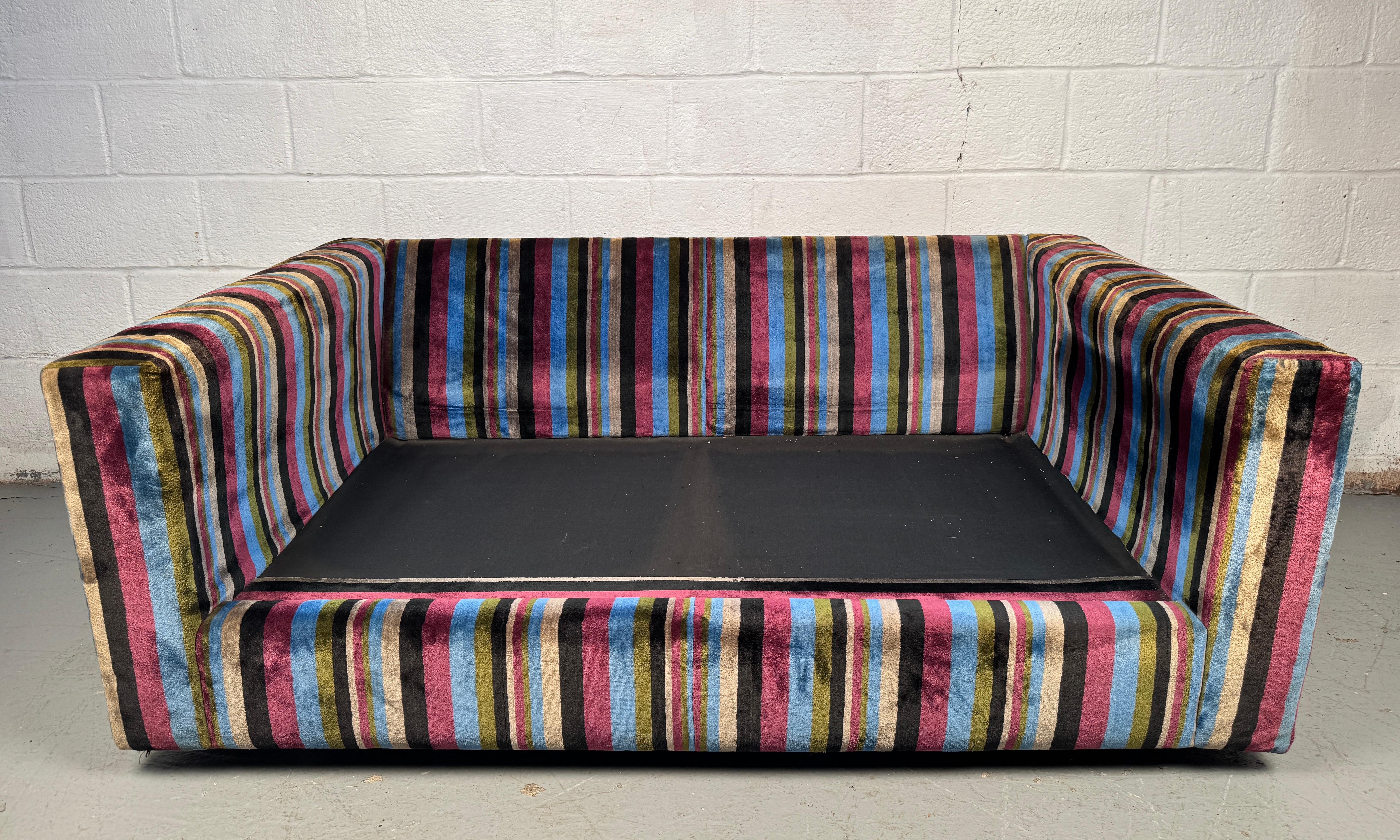 Loveseat a rayas de mediados de siglo By Shawnee Penn MFG CO en venta 2