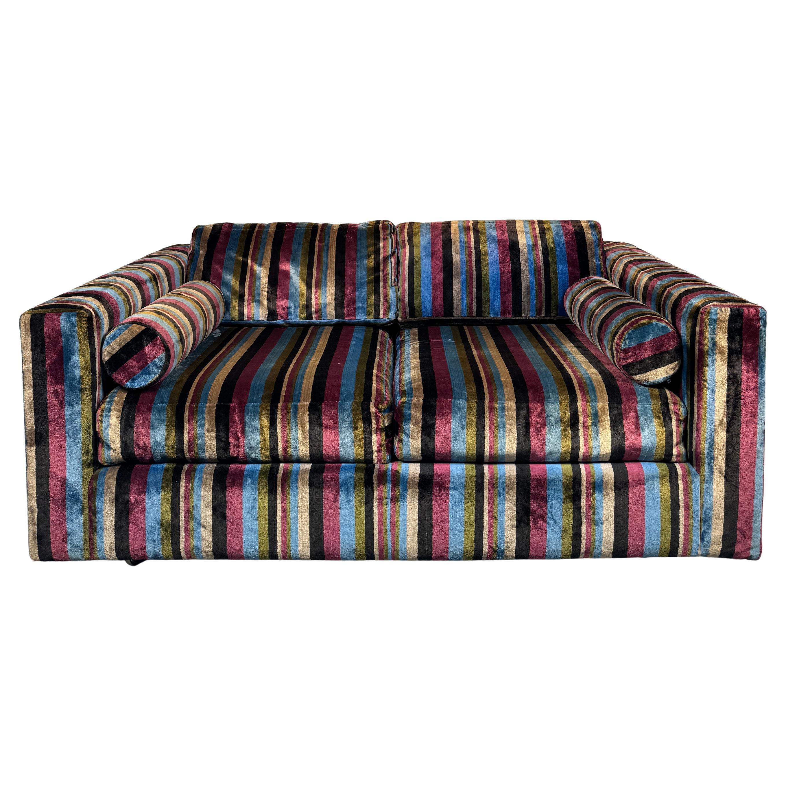Loveseat a rayas de mediados de siglo By Shawnee Penn MFG CO en venta