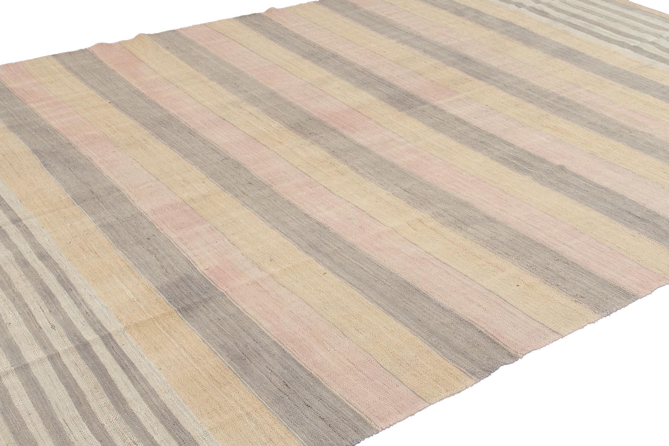 Striped Modern Kilim Room Size Wool Rug In New Condition For Sale In Norwalk, CT