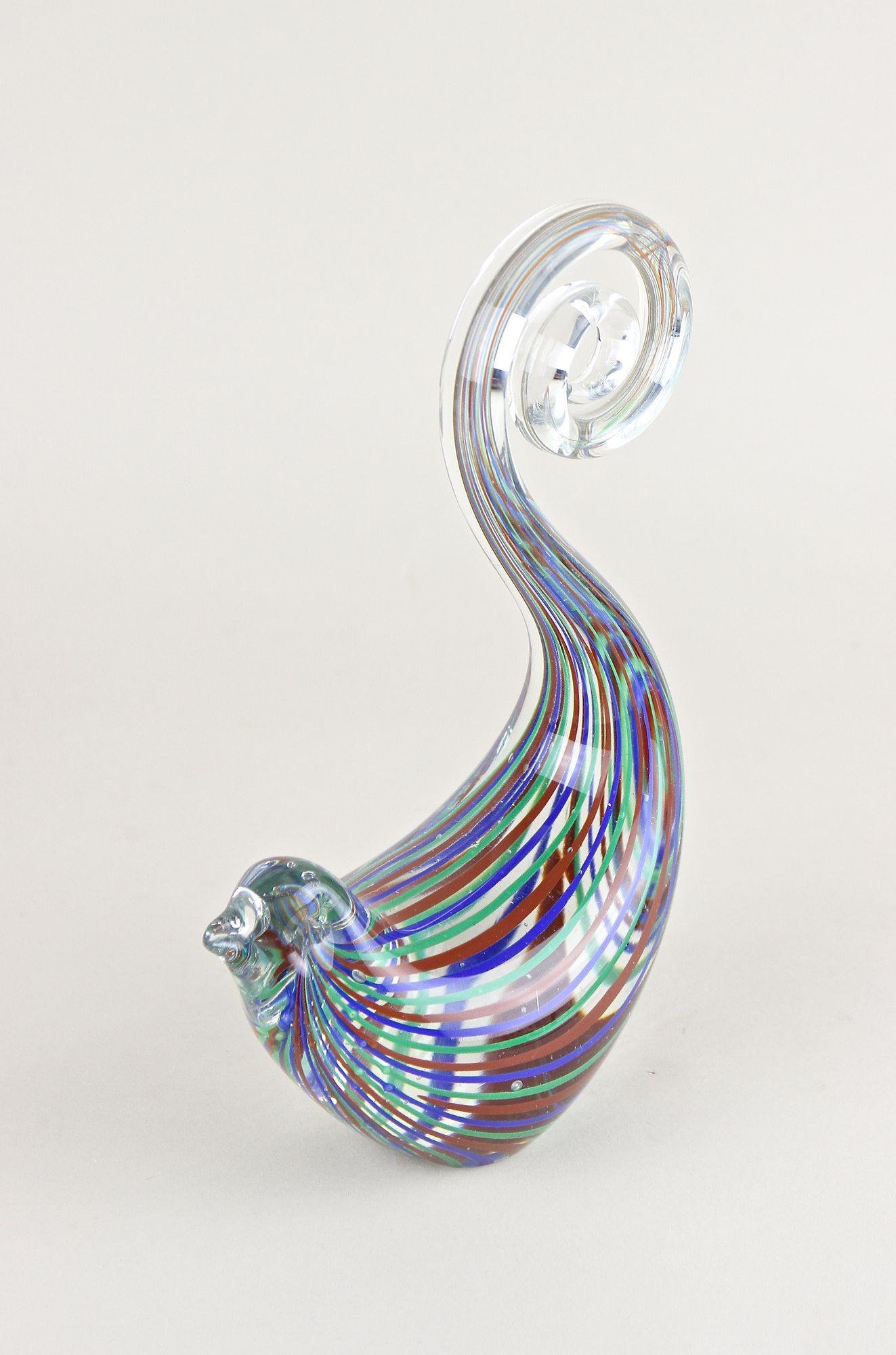 Striped Murano Glass Bird Sculpture, Mid Century Murano Glass Art, IT ca. 1970 For Sale 4