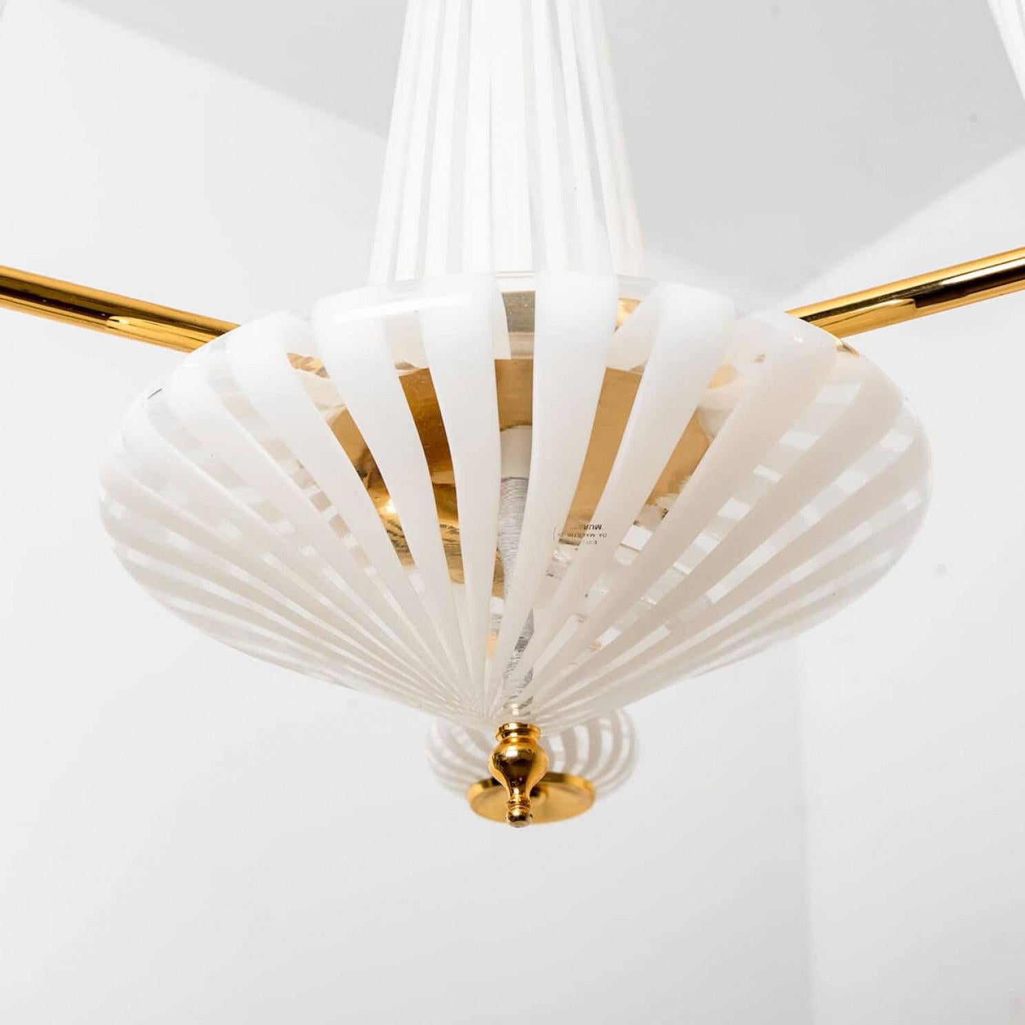 Striped Murano White Clear Glass Pendant Light, 1970s In Excellent Condition For Sale In Rijssen, NL