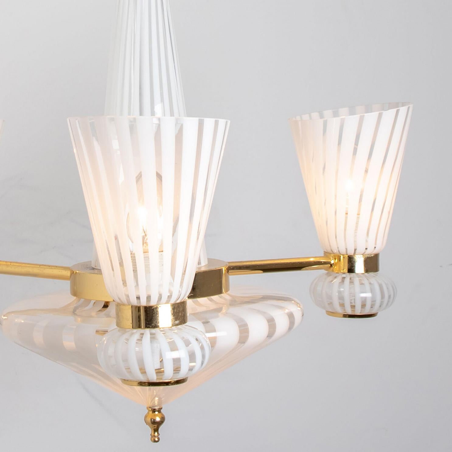 Lampe à suspension en verre de Murano blanc transparent et rayé, années 1970 en vente 1
