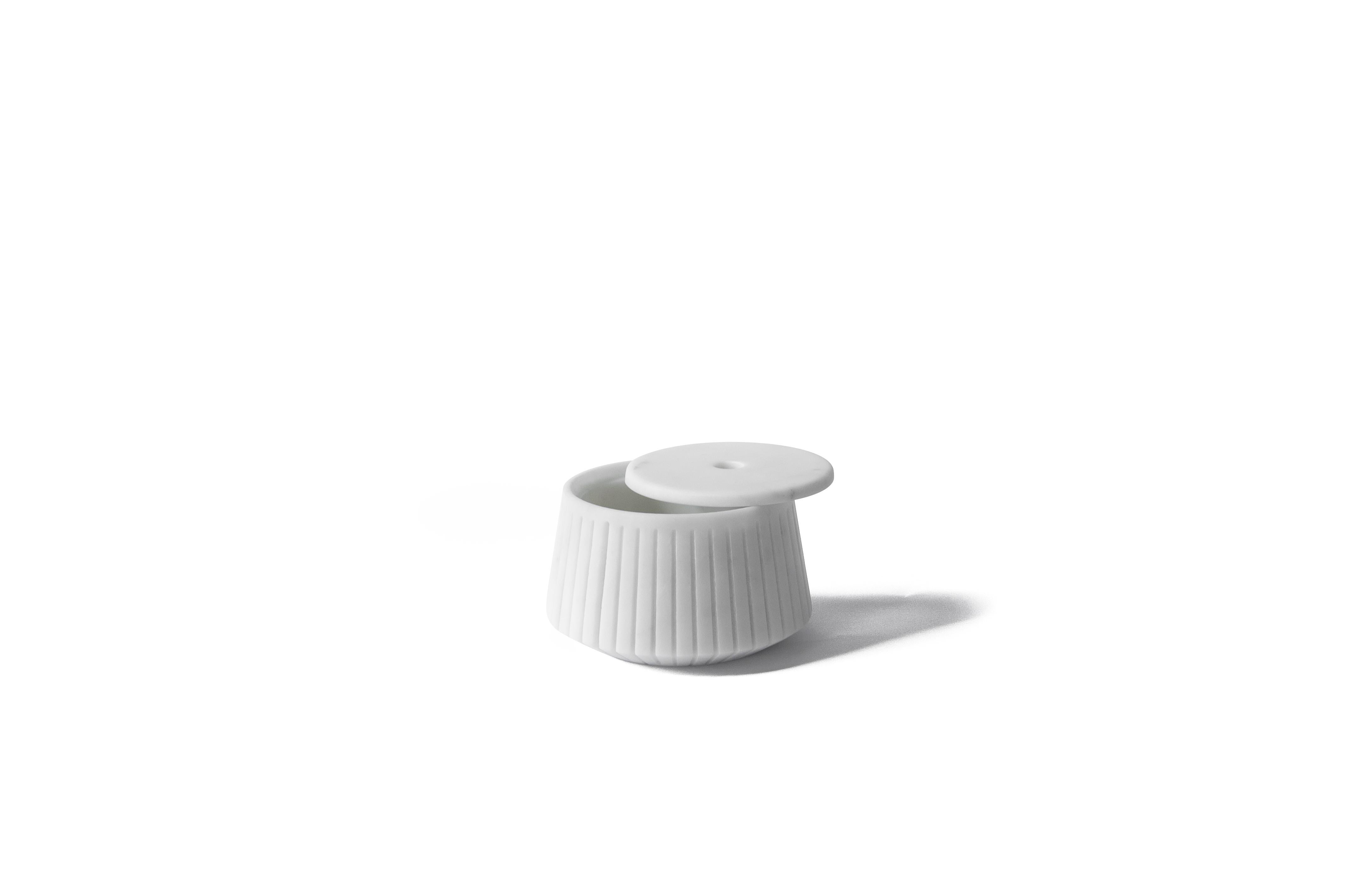 Italian Handmade Striped Objects Holder in White Carrara Marble For Sale