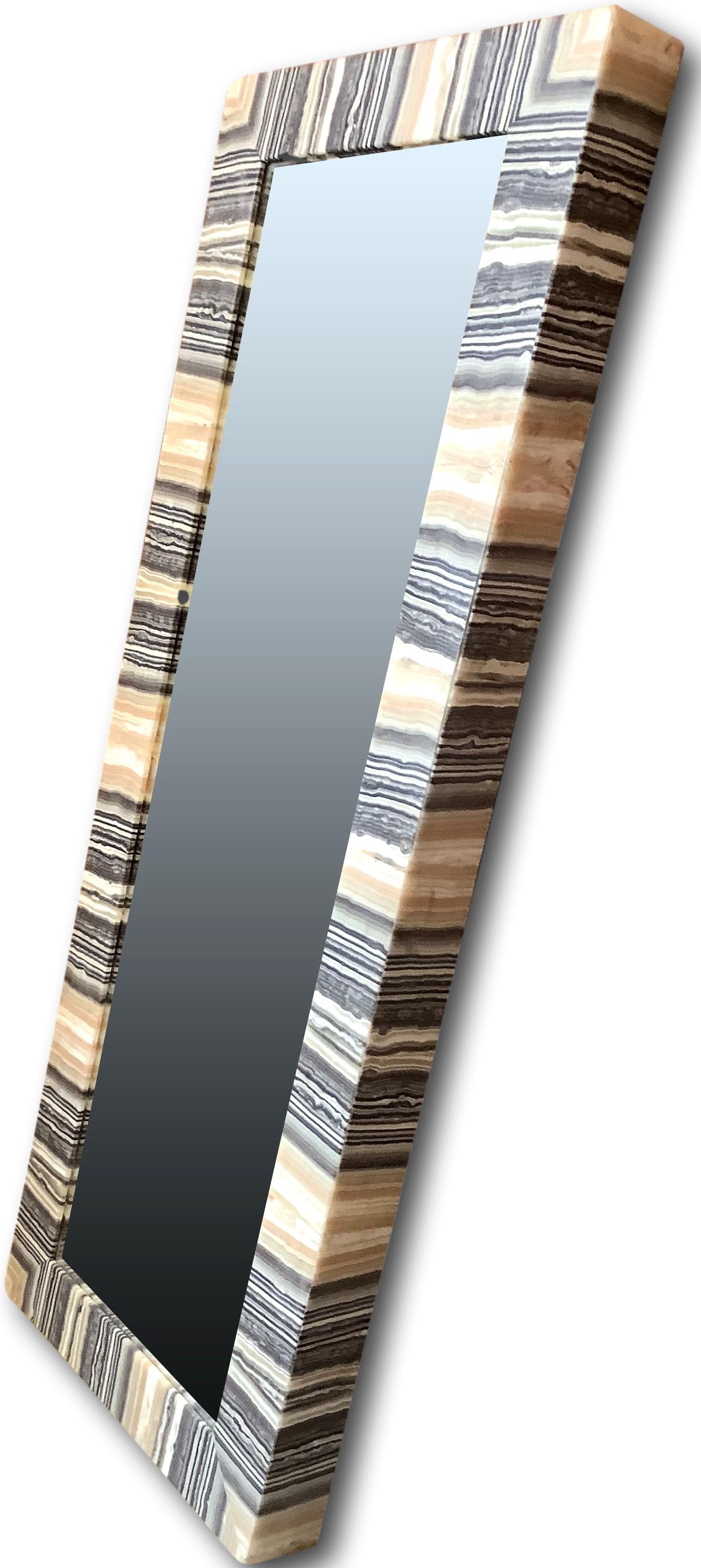 Miroir en onyx rayé à rayures Neuf - En vente à Stratford, CT