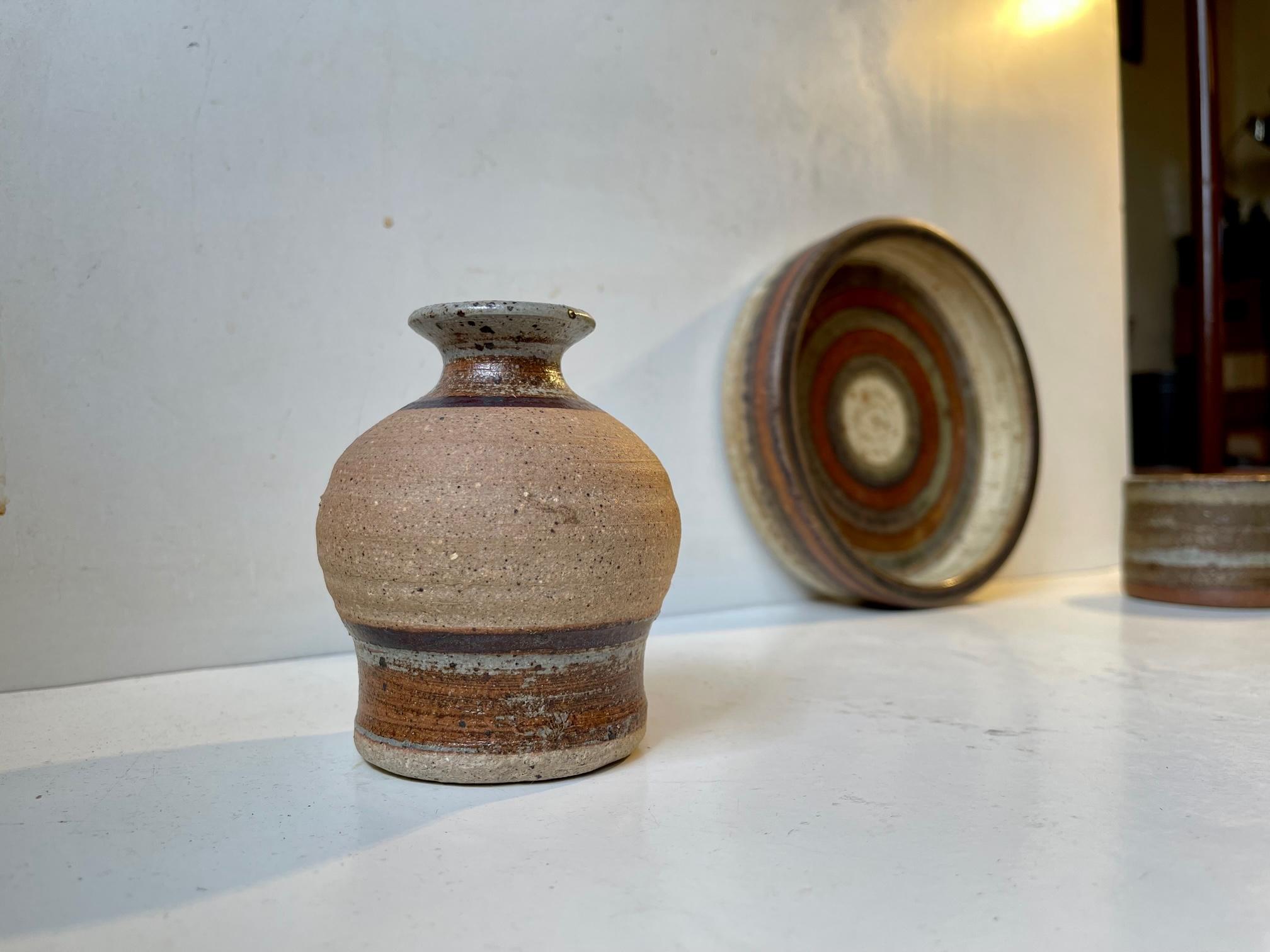 Danois Pièces en grès scandinaves modernes rayées, 1970, groupe de 3 pièces en vente