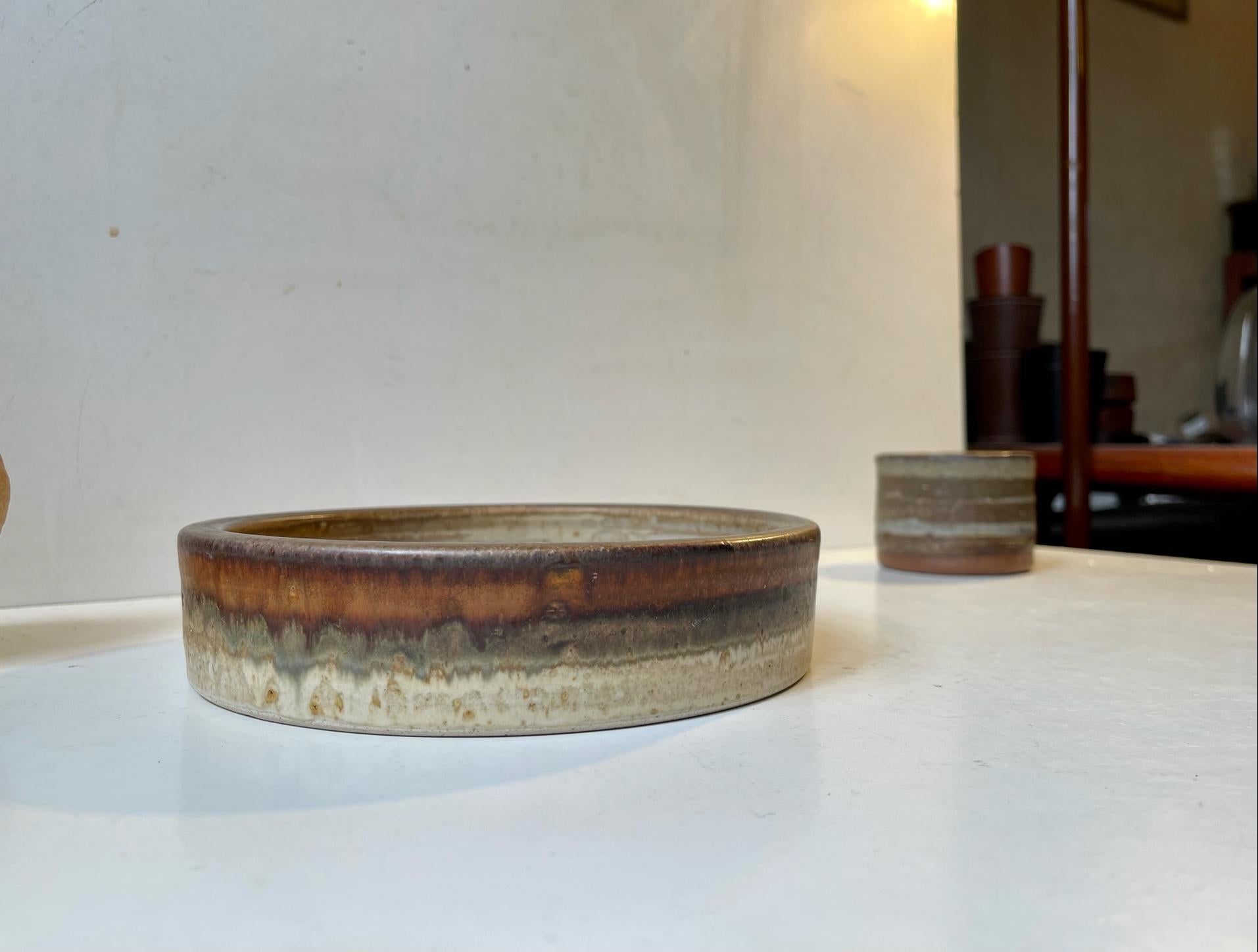 Fin du 20e siècle Pièces en grès scandinaves modernes rayées, 1970, groupe de 3 pièces en vente