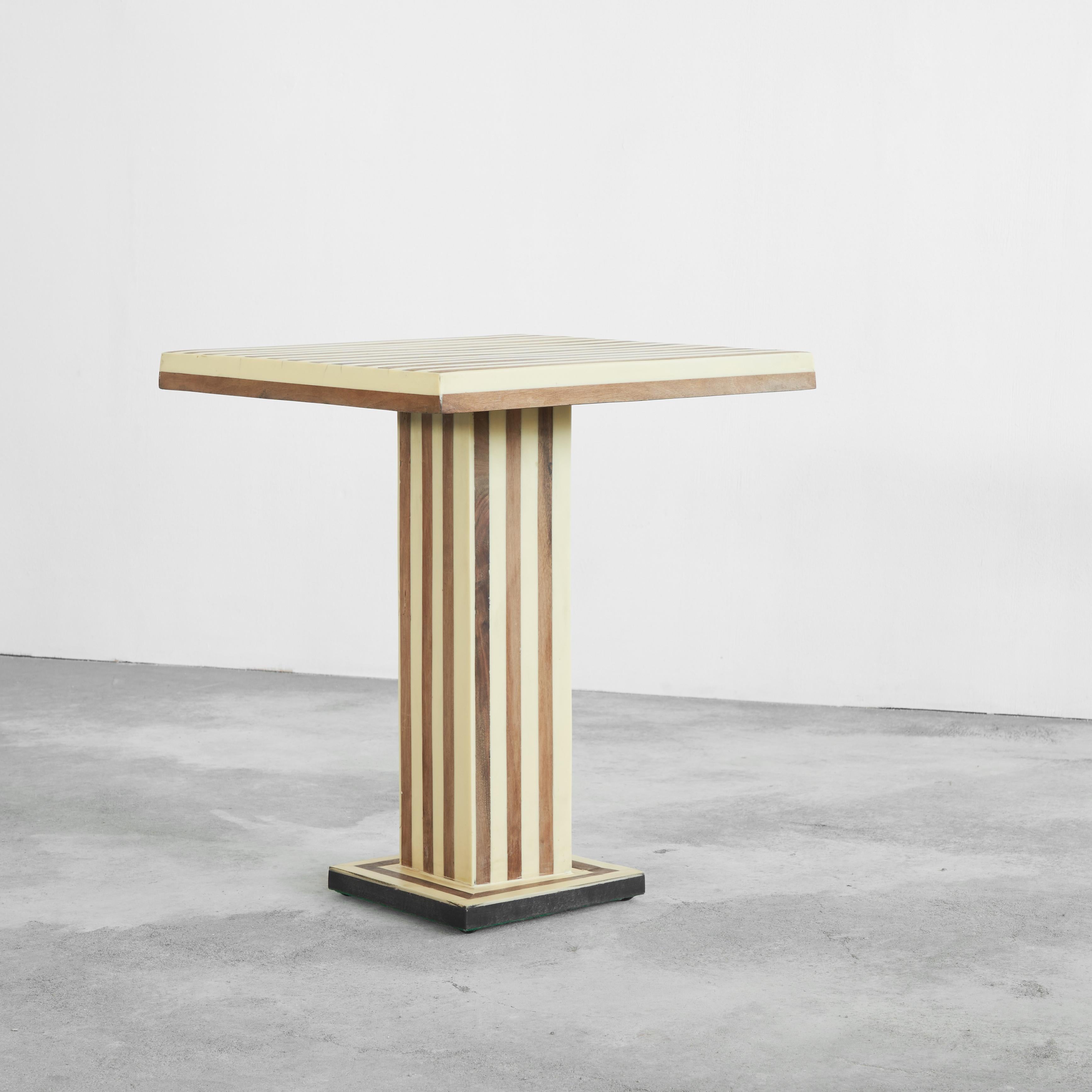 Striped Side Table in Walnut and Resin 1970s In Good Condition In Tilburg, NL