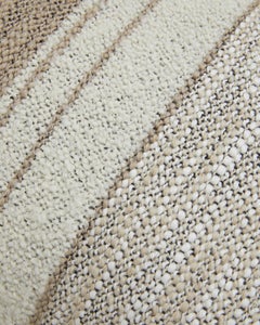 Coussin rayé et texturé en lin de laine mélangé beige 70x40 cm.