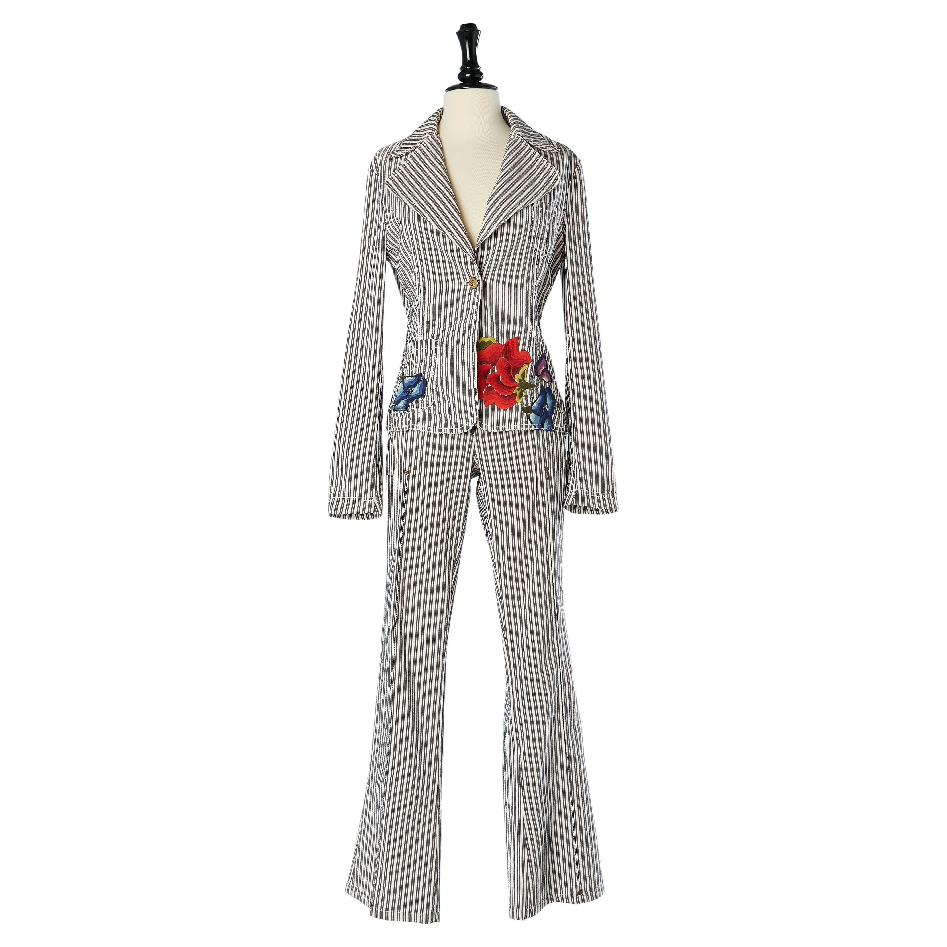 Striped trousers pant suit with threads flowers embroideries GF Ferré  For Sale