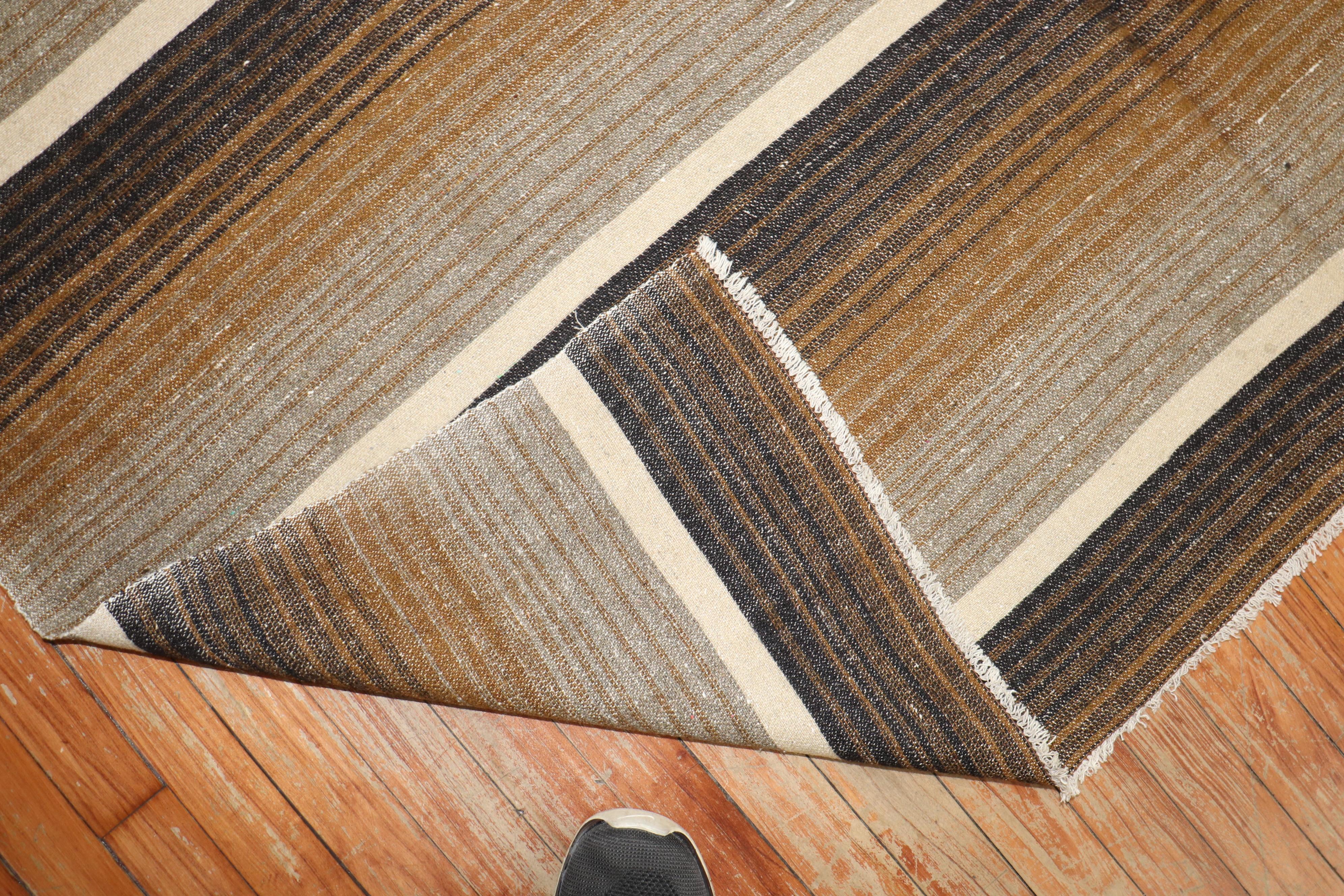 Striped Turkish Kilim In Good Condition For Sale In New York, NY