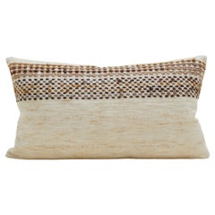 Cojín de tejido de lana escandinavo vintage a rayas en color crema 70x40 cm