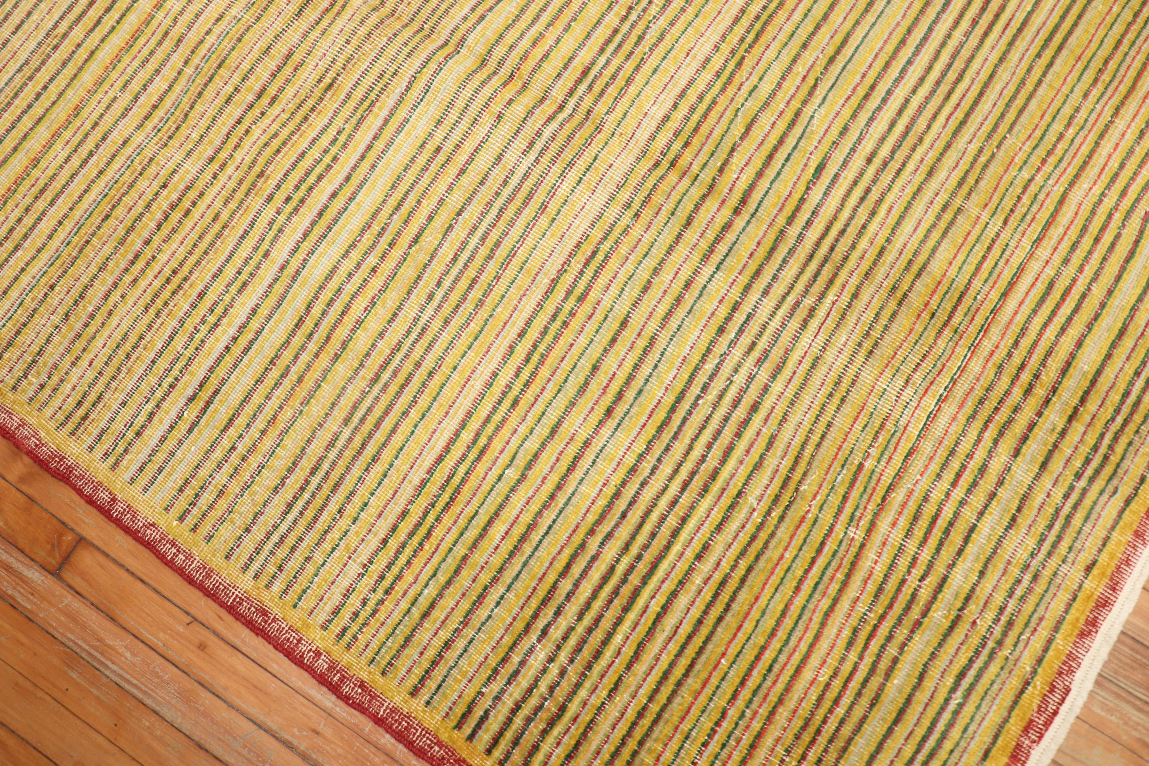 Gestreifter trkischer Vintage-Dekoteppich im Zustand „Gut“ im Angebot in New York, NY